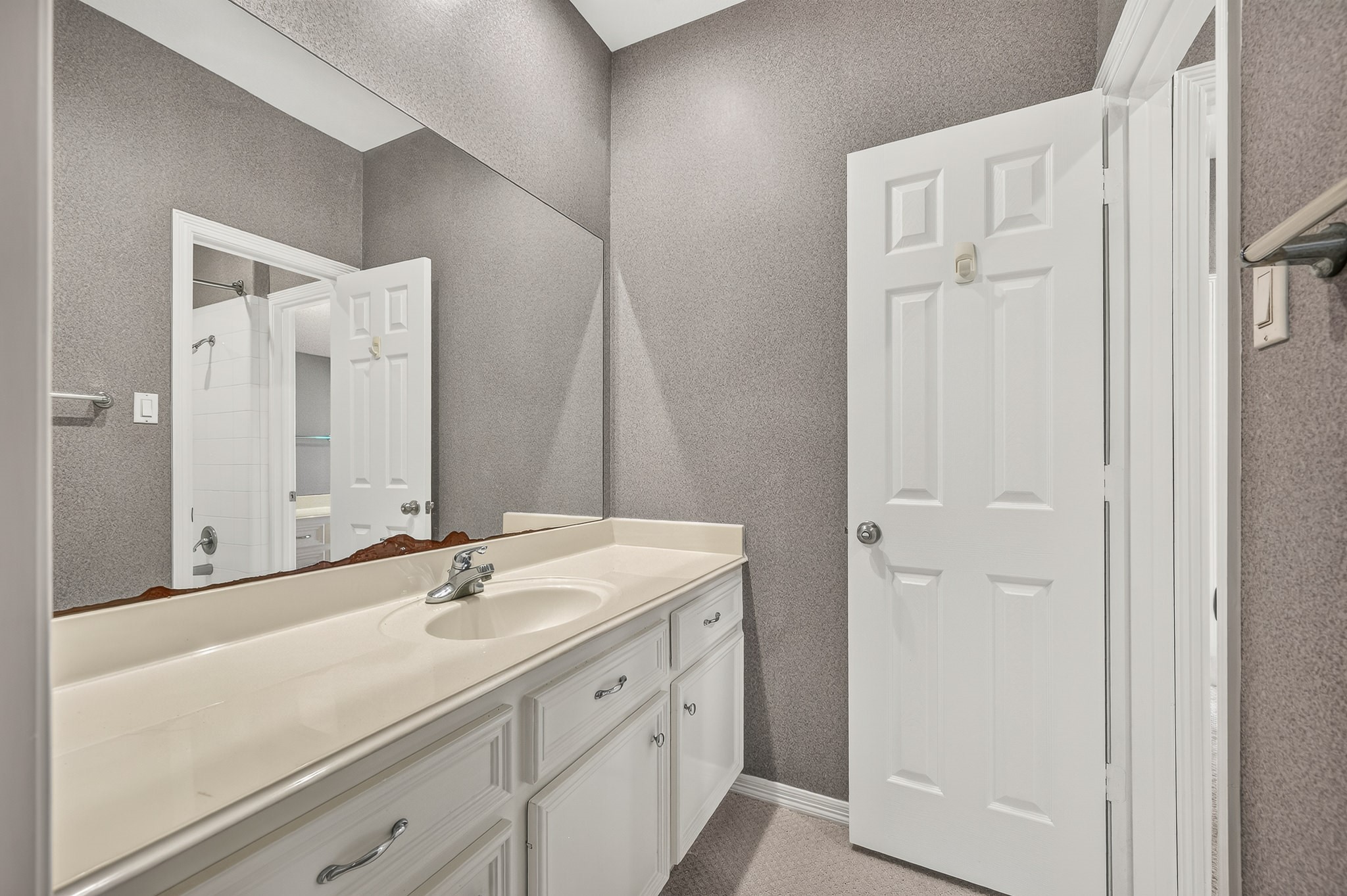 3707 Abbeywood Drive, Pearland, TX 77584