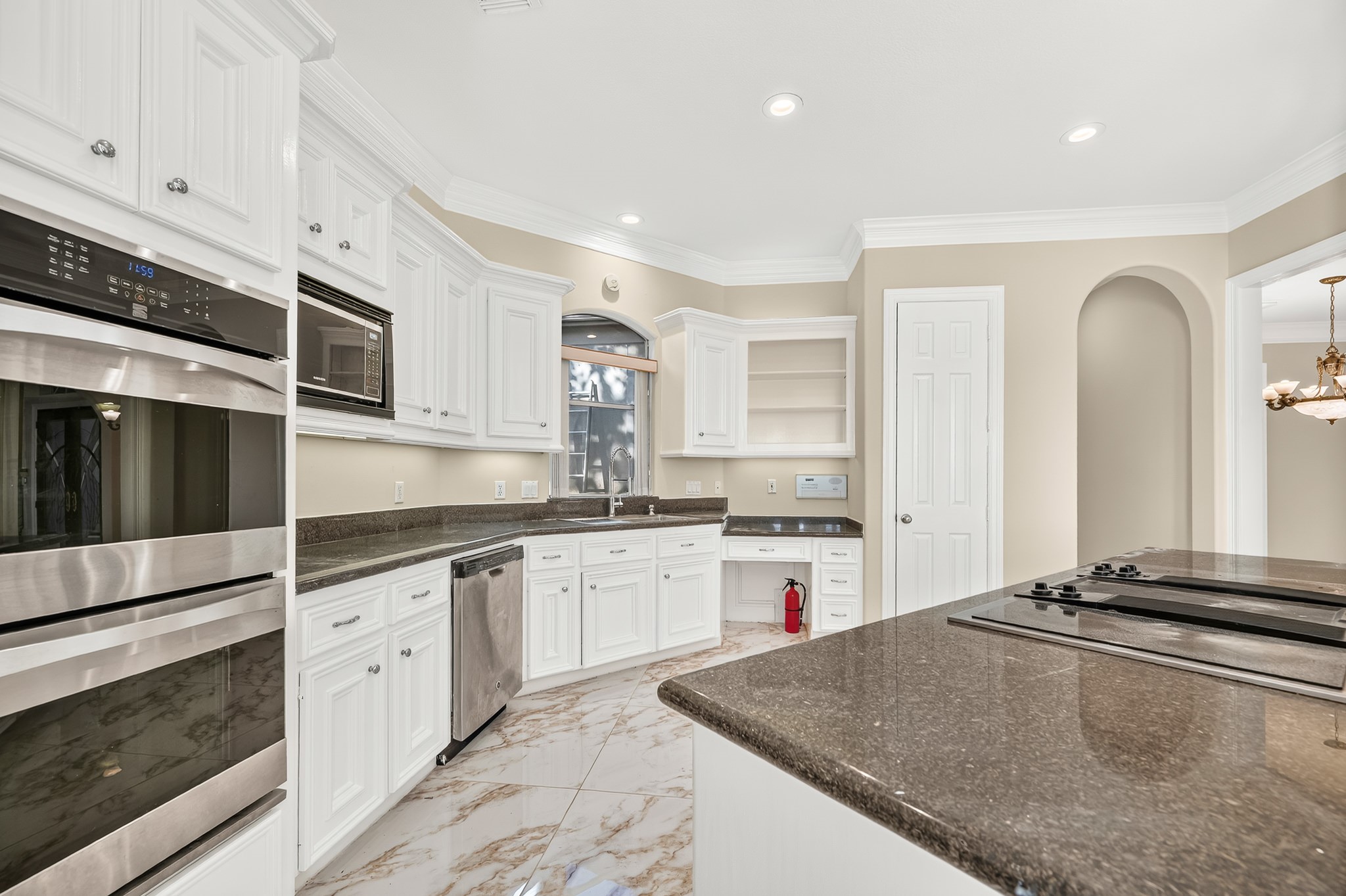 3707 Abbeywood Drive, Pearland, TX 77584