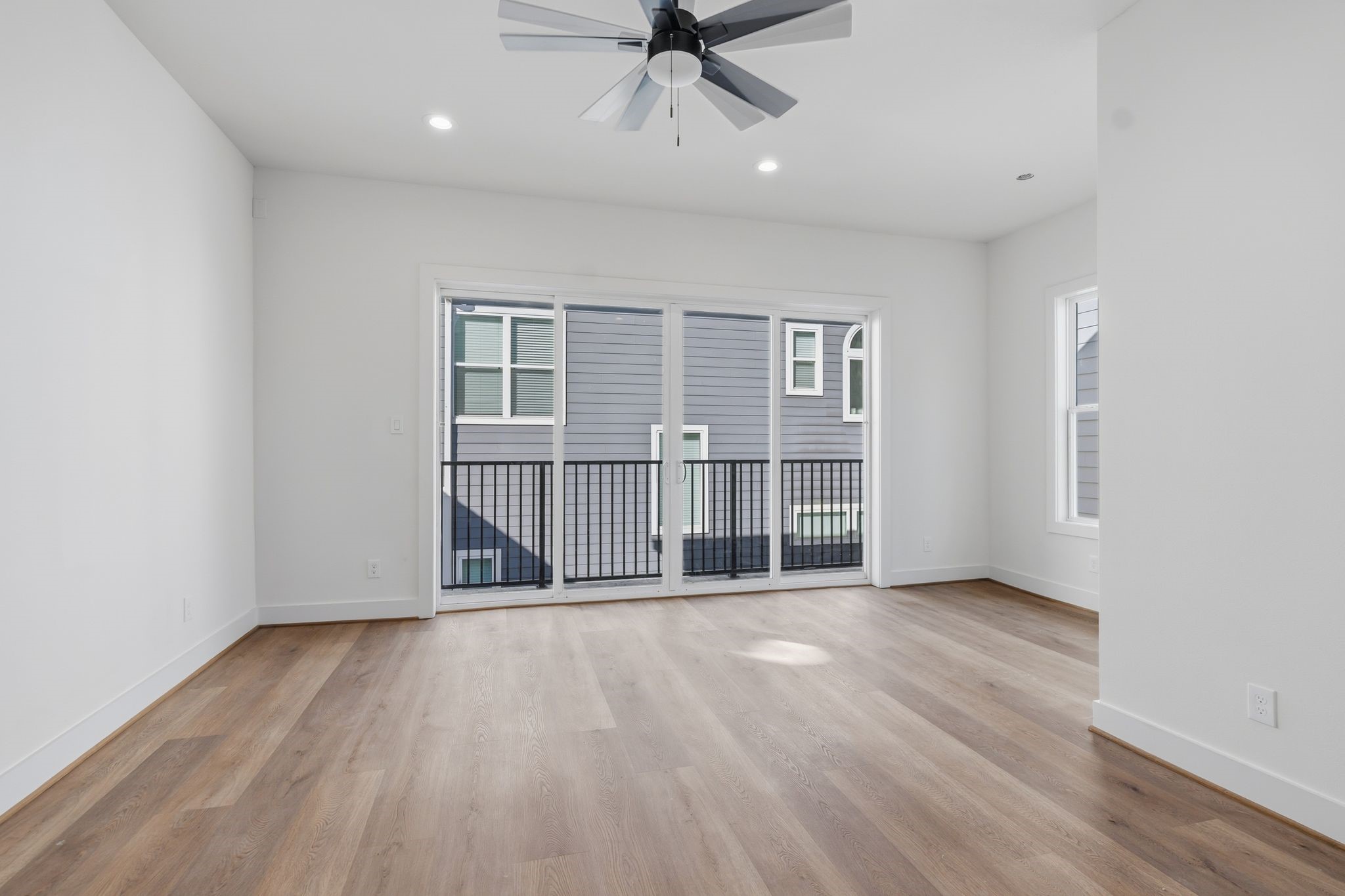 1140 W 16th St Street, Houston, TX 77008