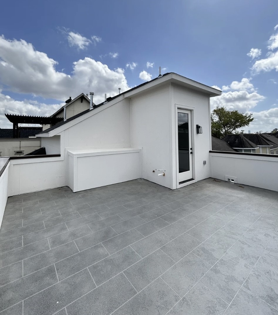 1140 W 16th St Street, Houston, TX 77008