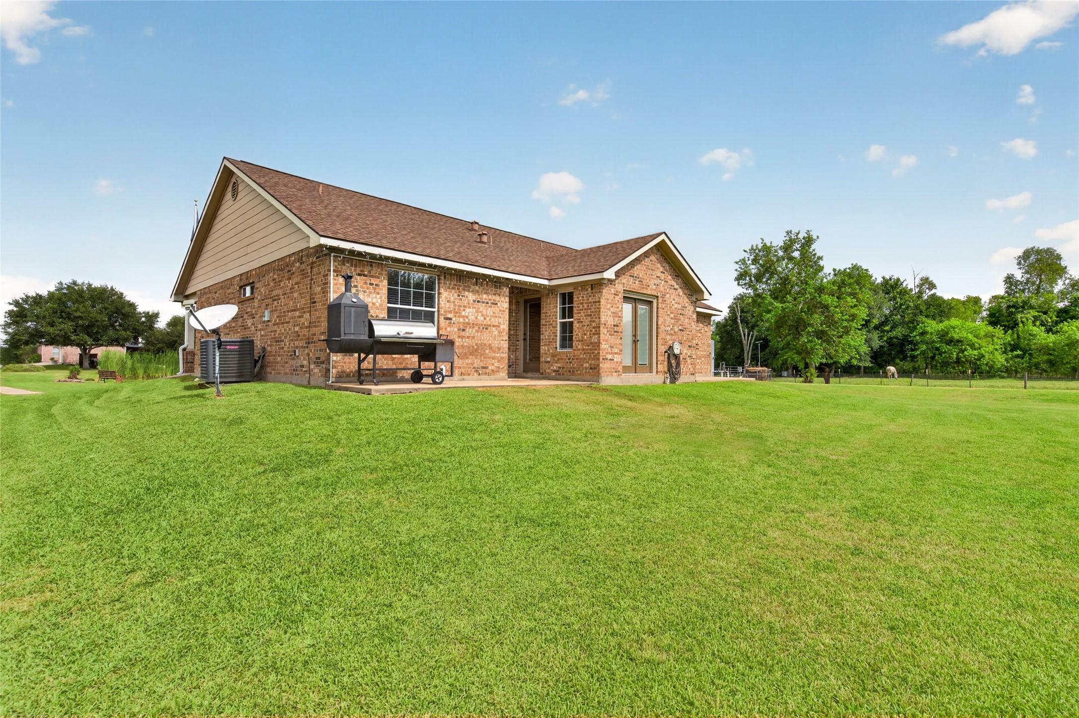 4933 1/2 Powers Ln, Alvin, TX 77511