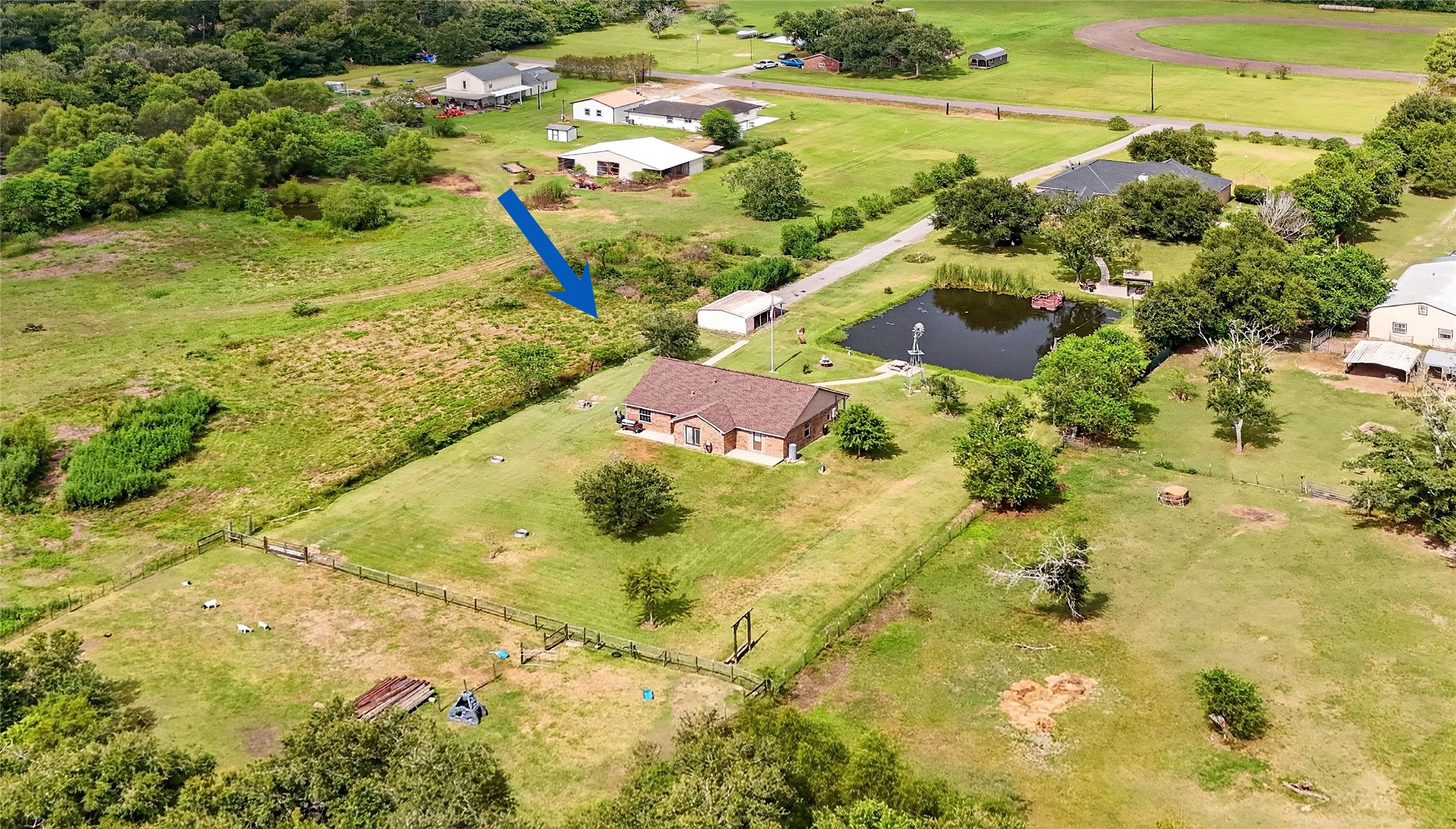 4933 1/2 Powers Ln, Alvin, TX 77511