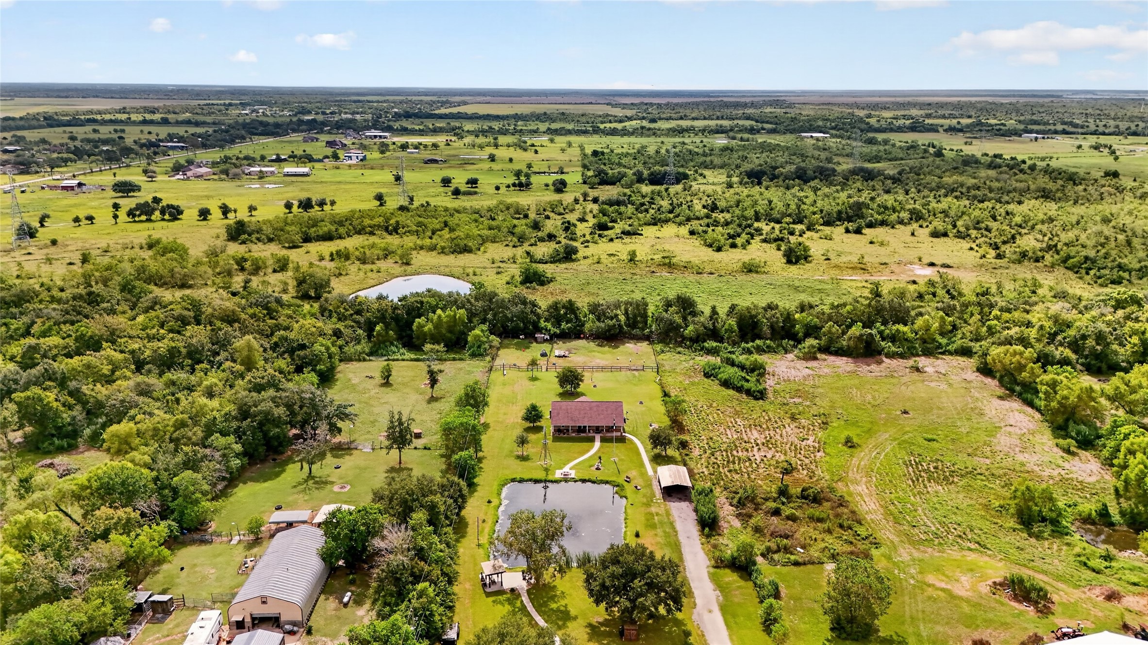 4933 1/2 Powers Ln, Alvin, TX 77511