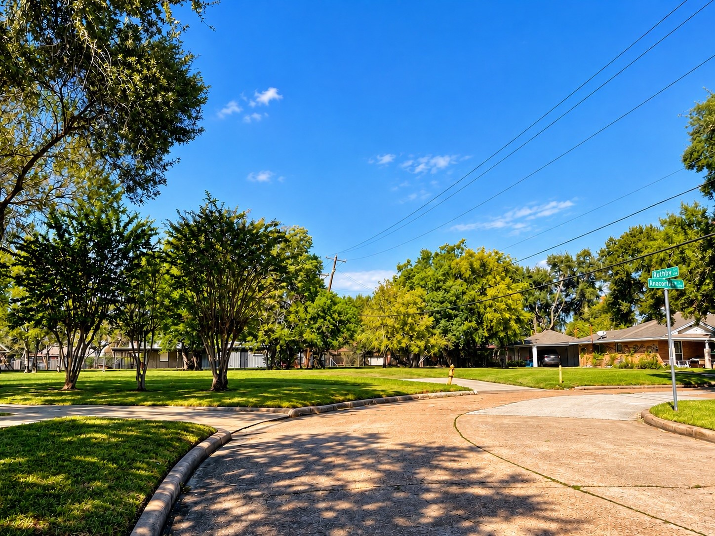 Another perspective of the established residential neighborhood near I-45/ Monroe exit. Another perspective of the established residential neighborhood near I-45/ Monroe exit.