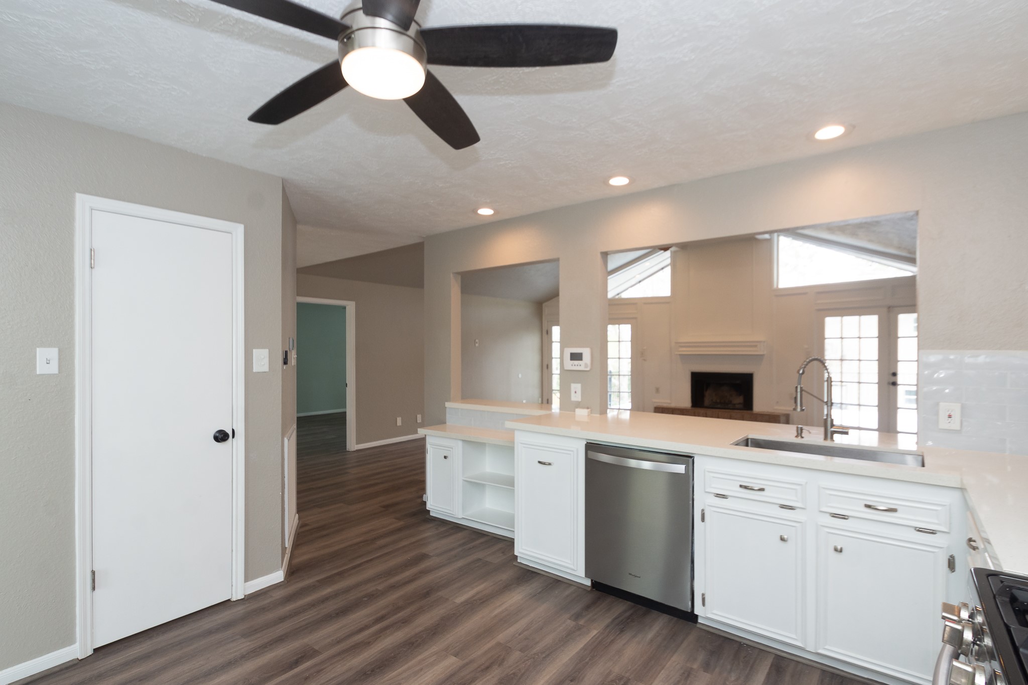 4509 Country Club Drive, Dickinson, TX 77539