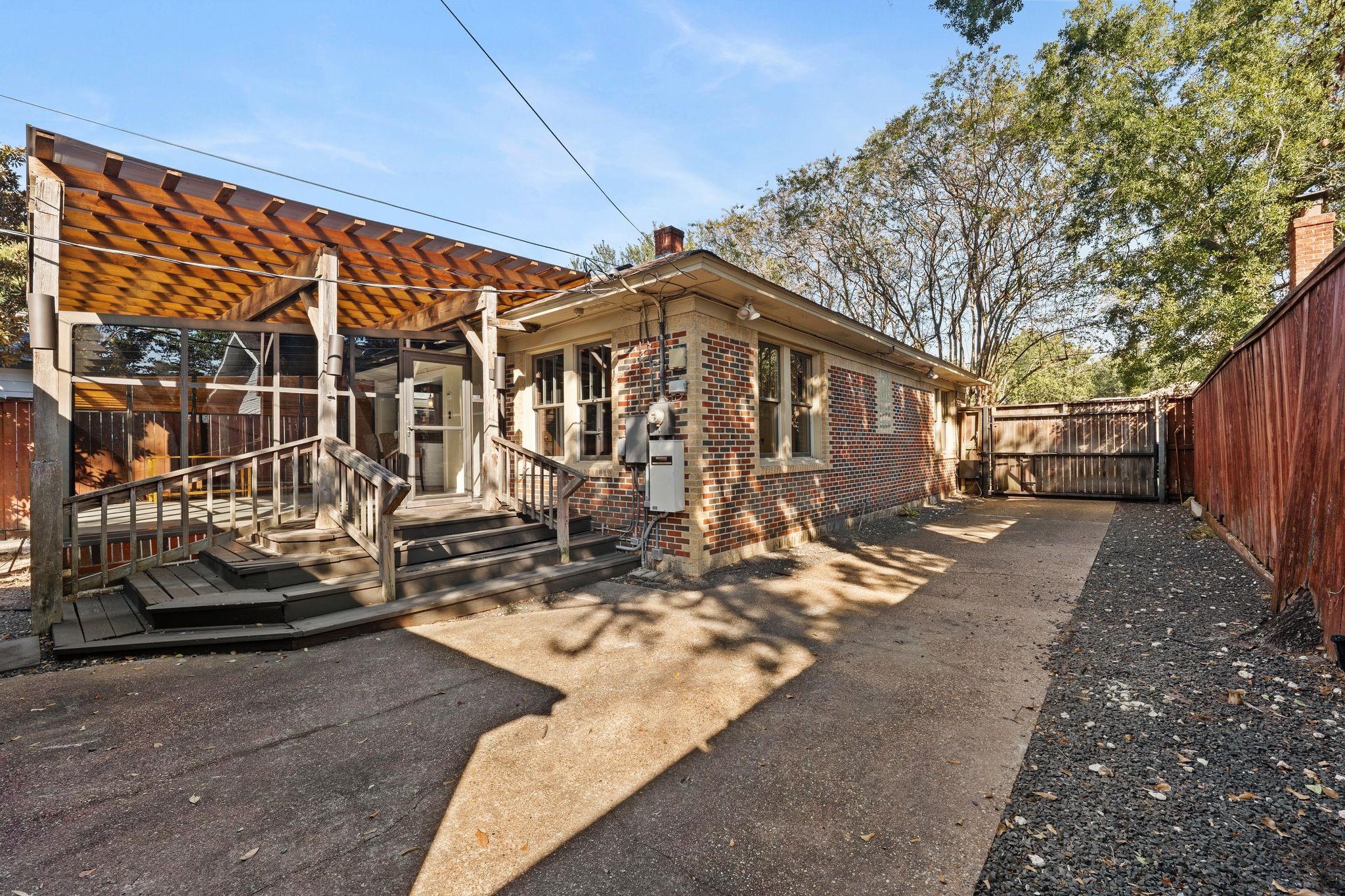 1112 Algregg Street, Houston, TX 77009