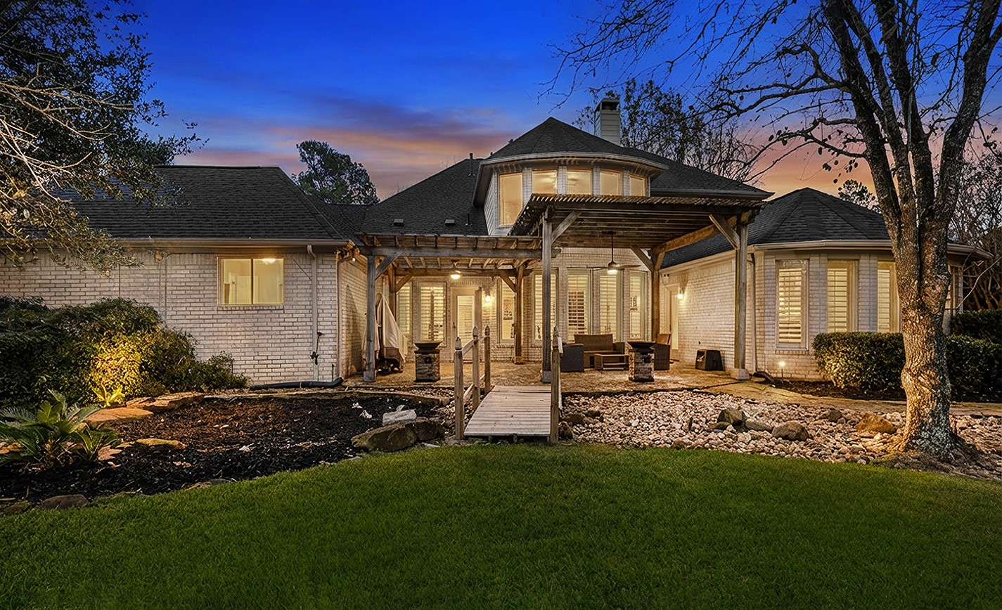 11827 Water Oak Drive, Magnolia, TX 77354