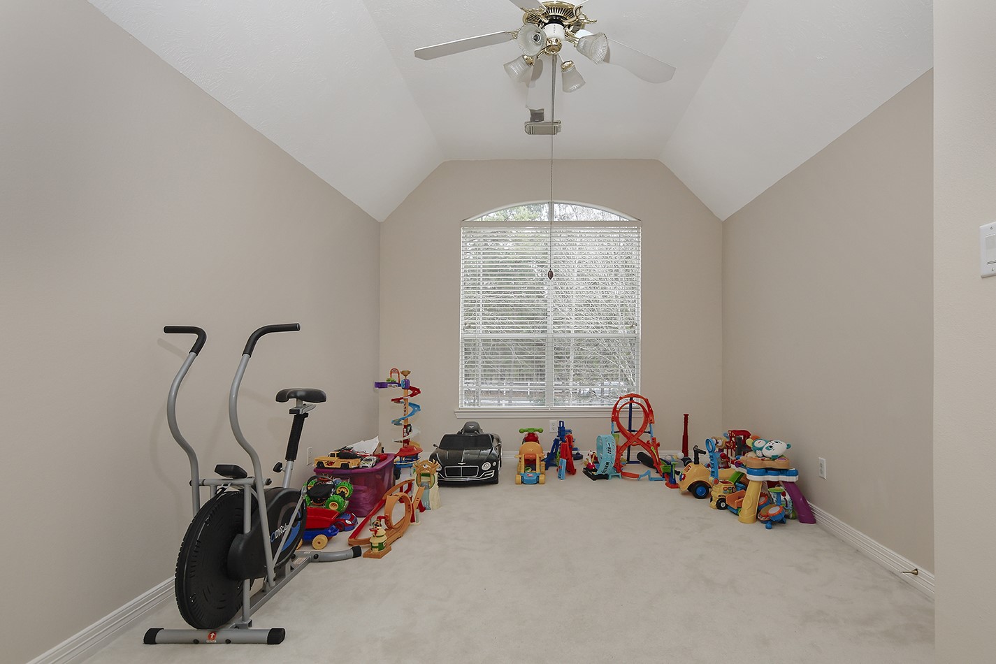 11827 Water Oak Drive, Magnolia, TX 77354
