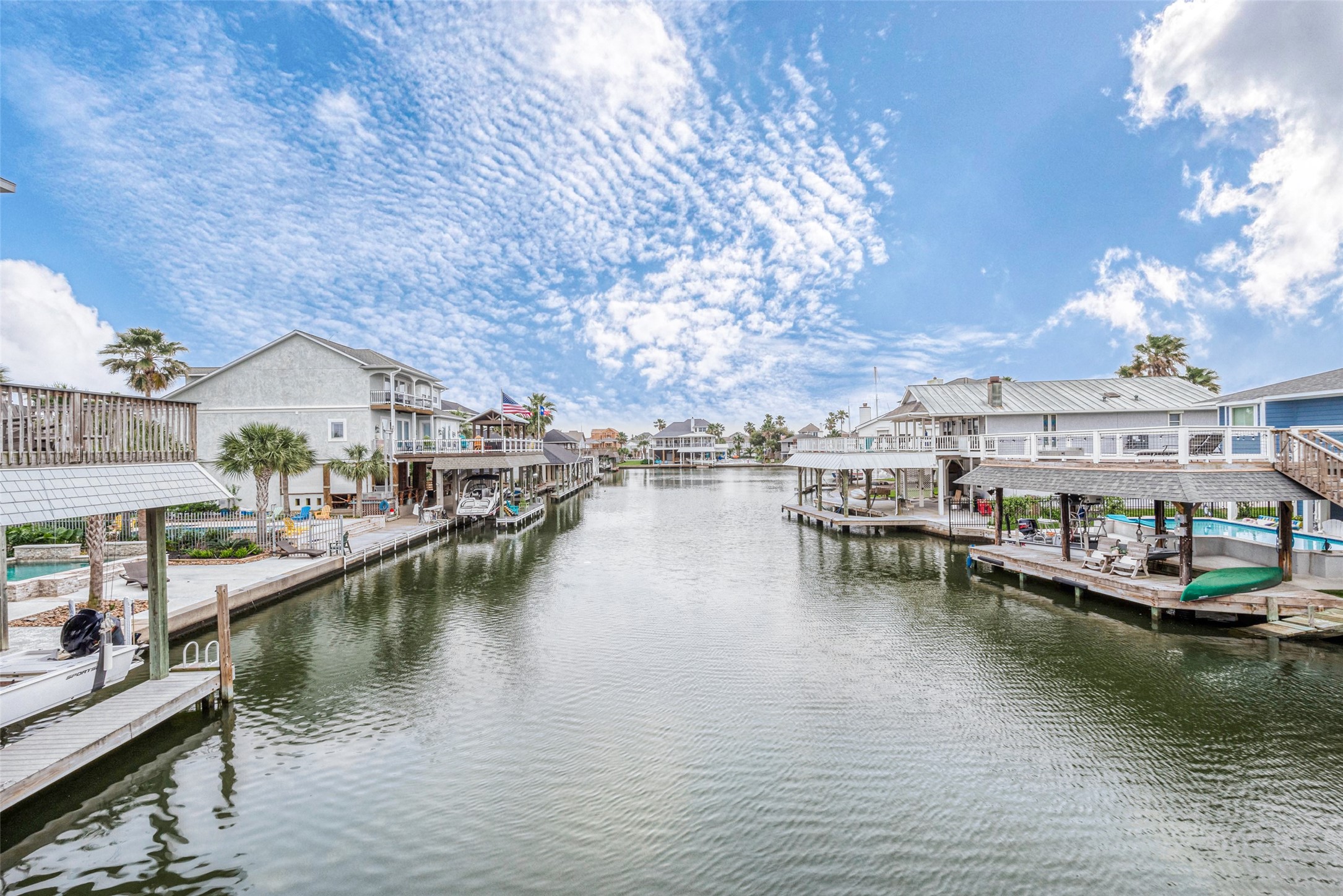 1407 Tiki Drive, Tiki Island, TX 77554
