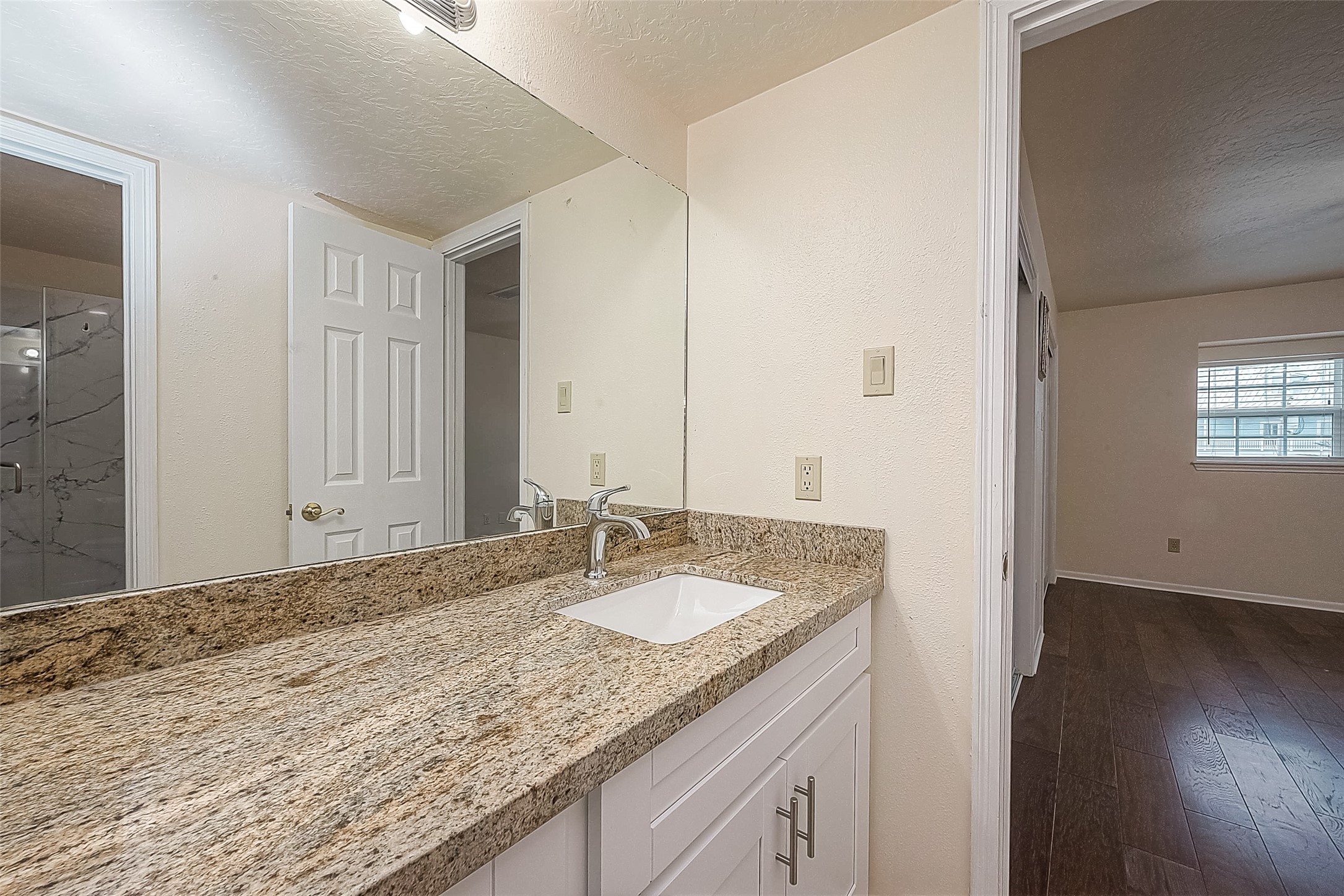 1407 Tiki Drive, Tiki Island, TX 77554
