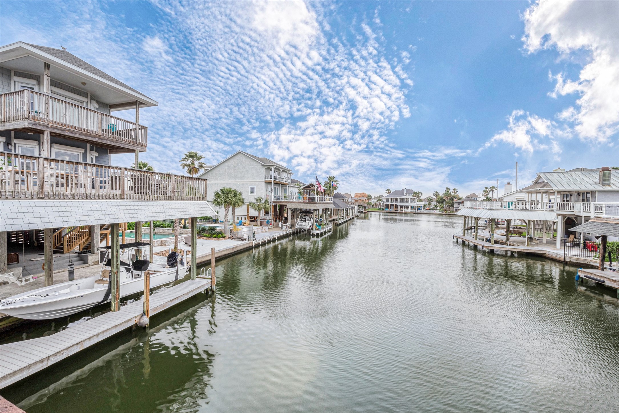 1407 Tiki Drive, Tiki Island, TX 77554
