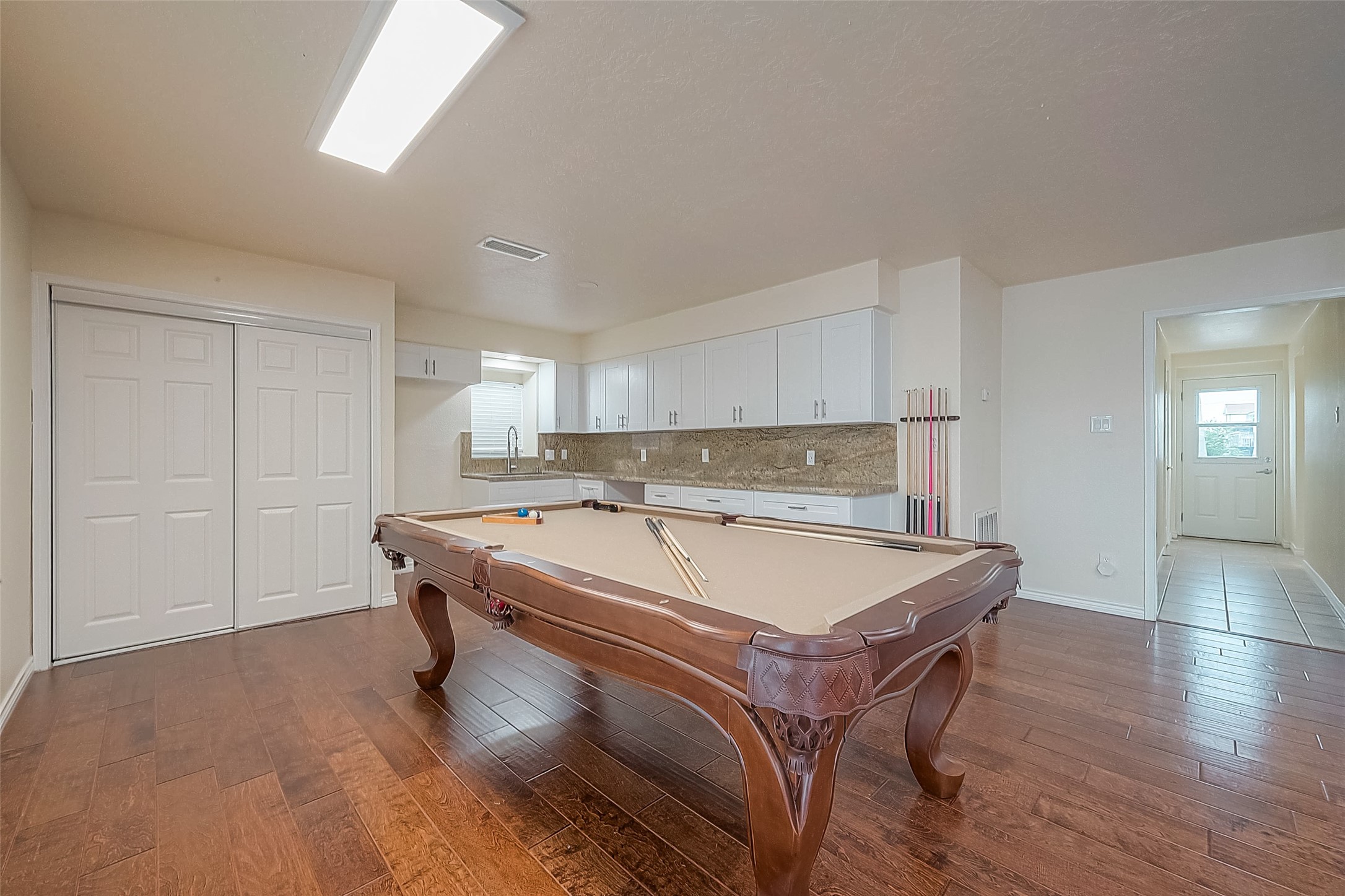 1407 Tiki Drive, Tiki Island, TX 77554