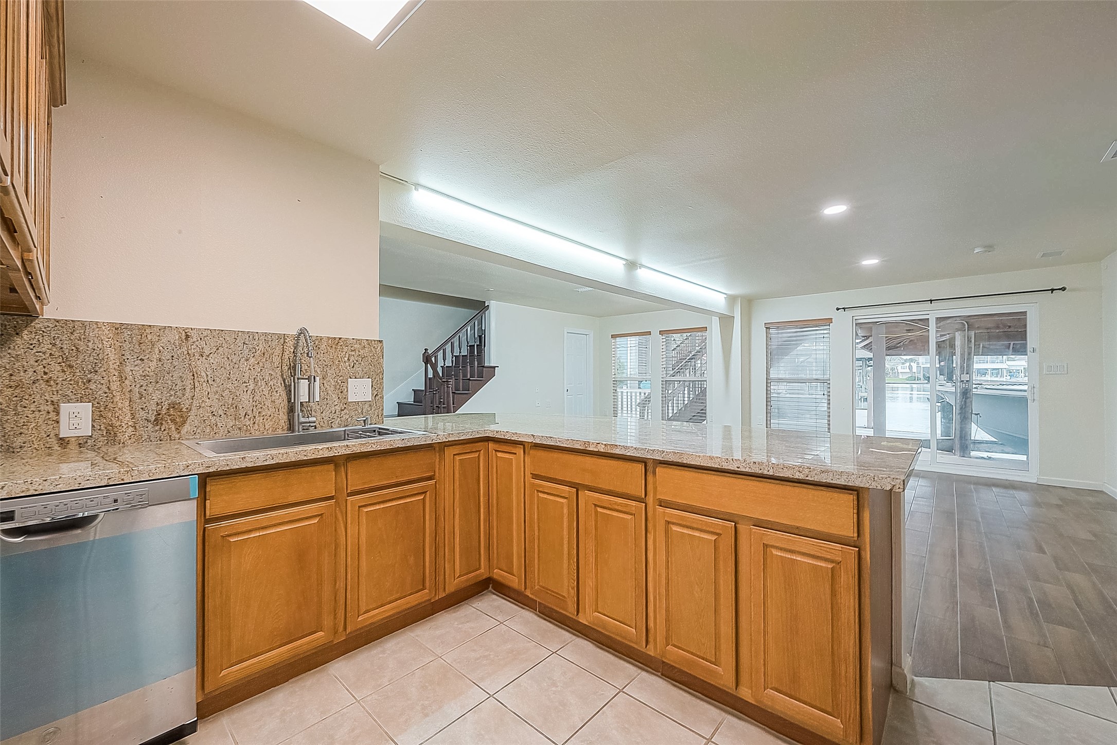 1407 Tiki Drive, Tiki Island, TX 77554