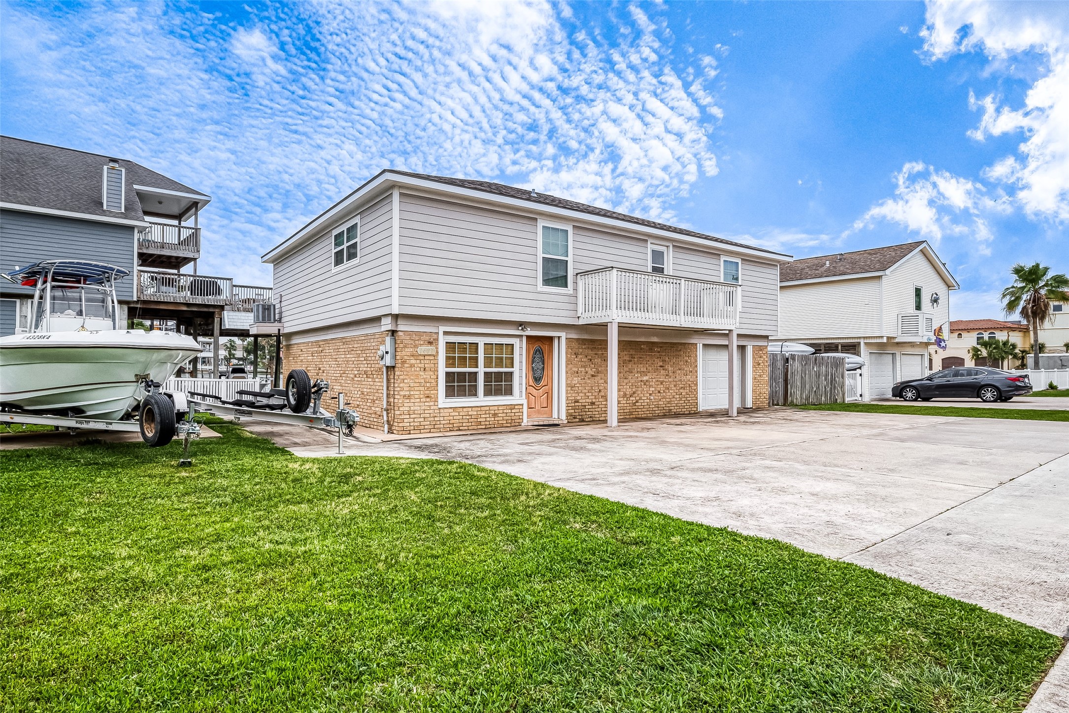 1407 Tiki Drive, Tiki Island, TX 77554