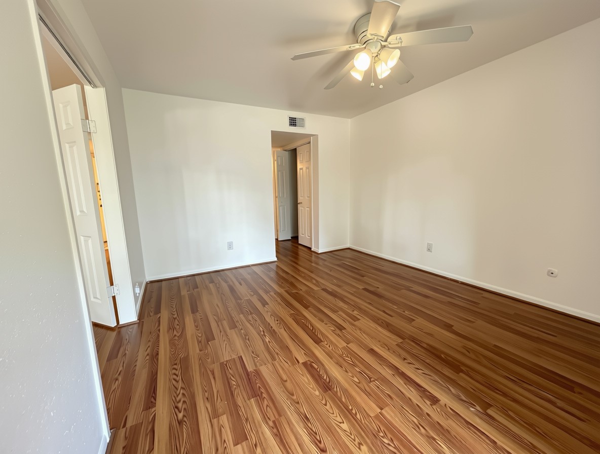 3015 Walnut Bend Ln, #apt 26, Houston, TX 77042