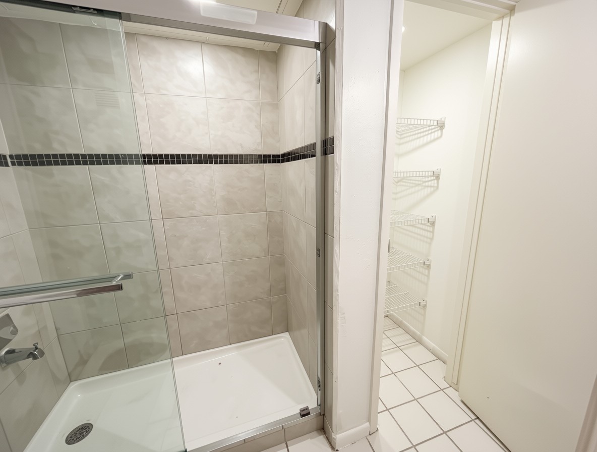 3015 Walnut Bend Ln, #apt 26, Houston, TX 77042