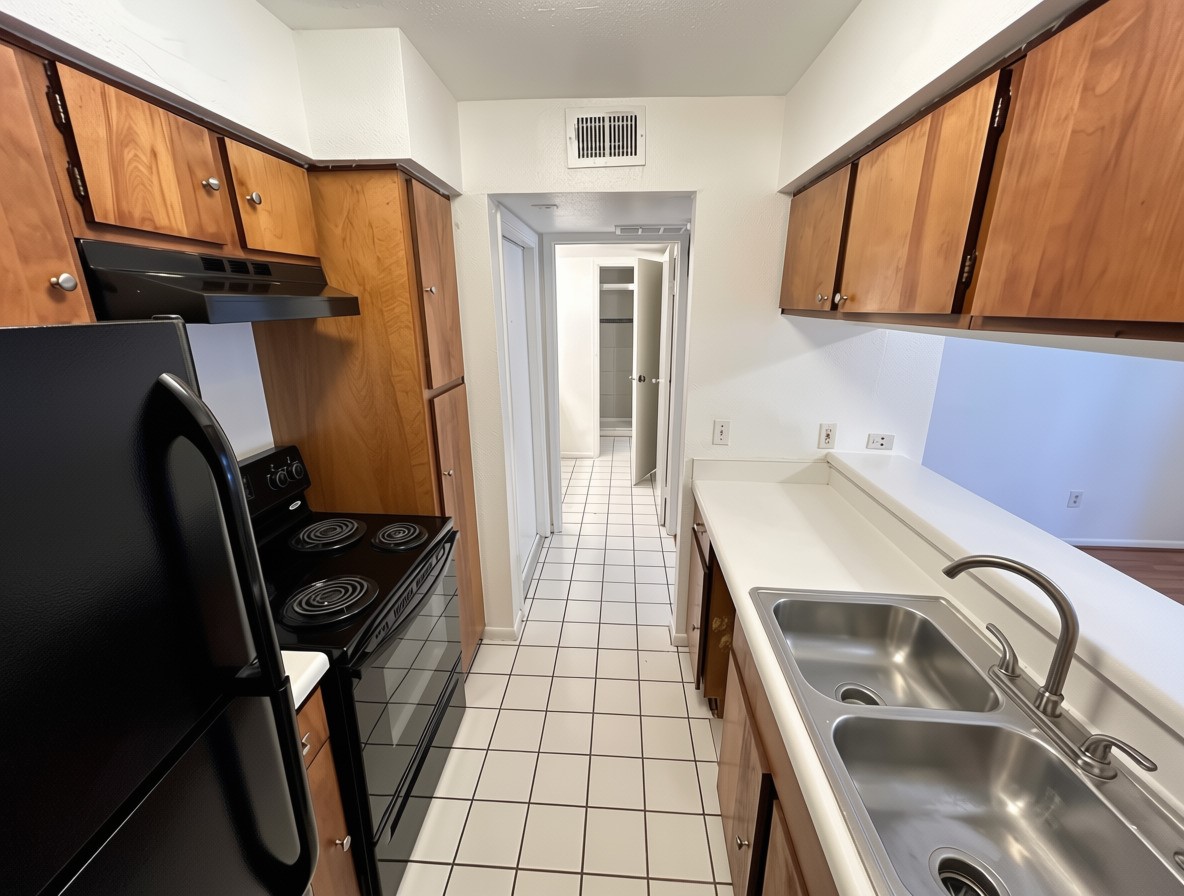 3015 Walnut Bend Ln, #apt 26, Houston, TX 77042