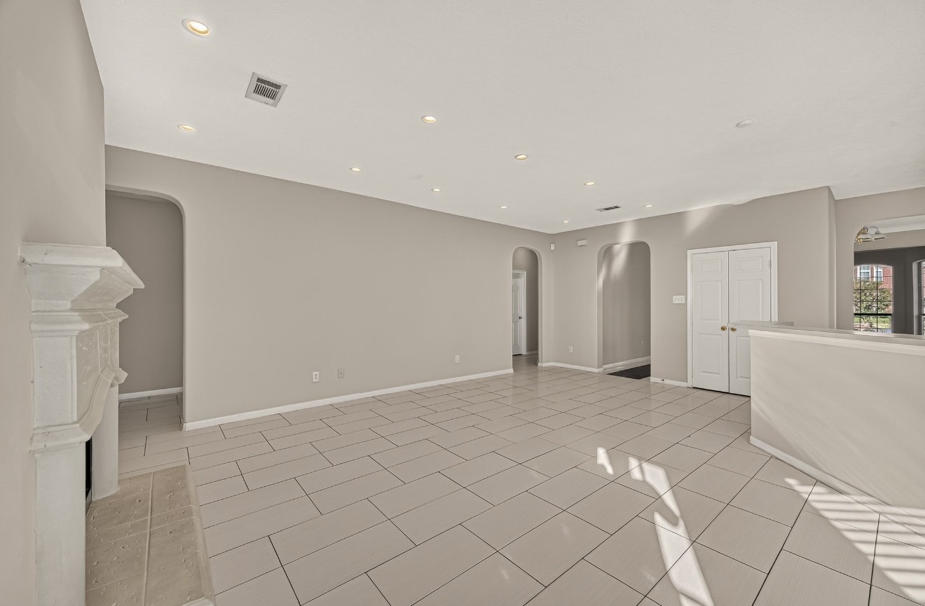 2902 Tara Gables Ct, Houston, TX 77082