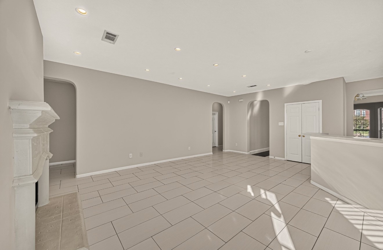 2902 Tara Gables Ct, Houston, TX 77082