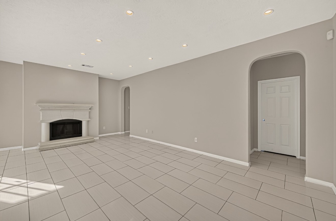 2902 Tara Gables Ct, Houston, TX 77082