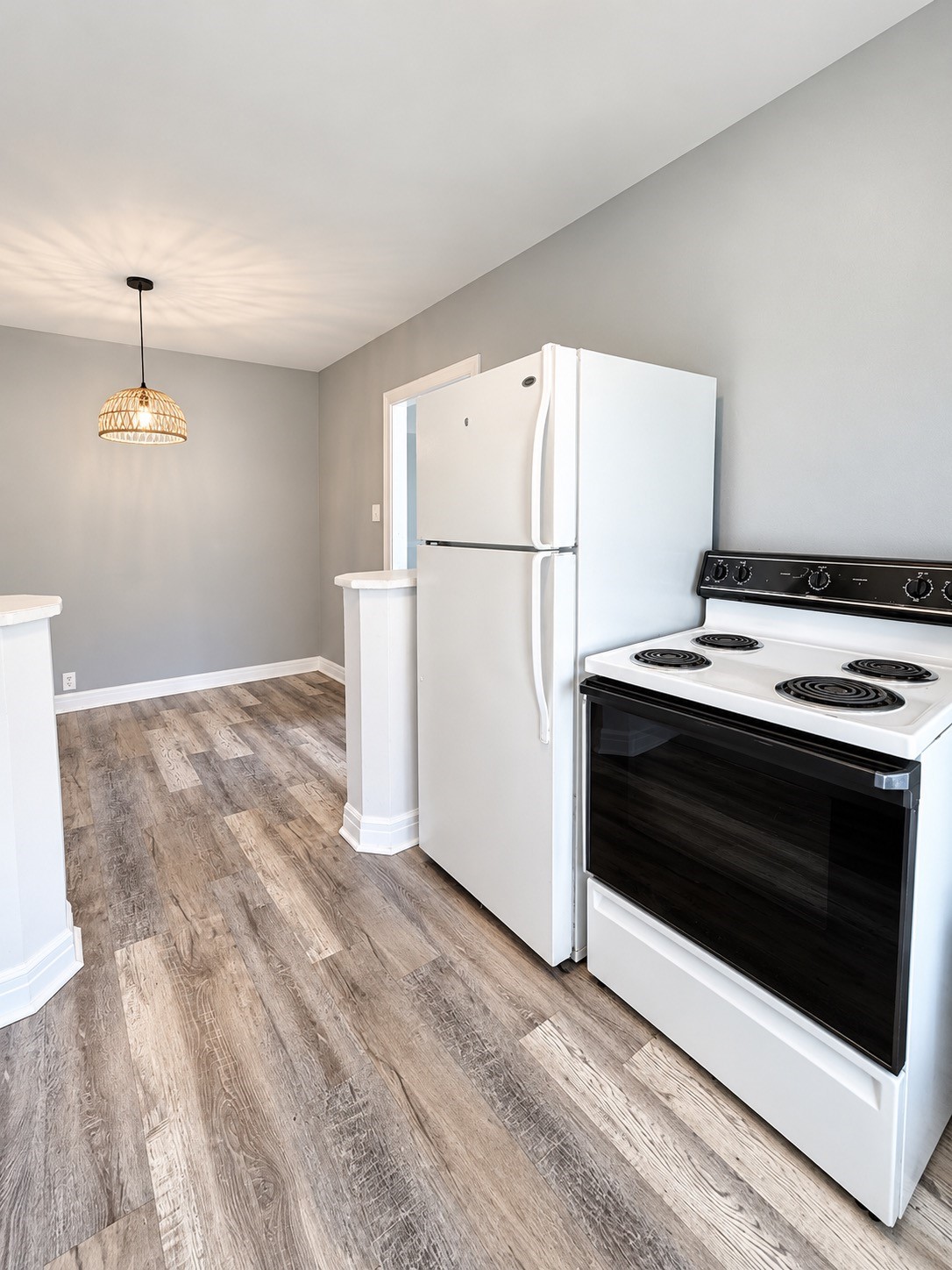 Kitchen area. Kitchen area.