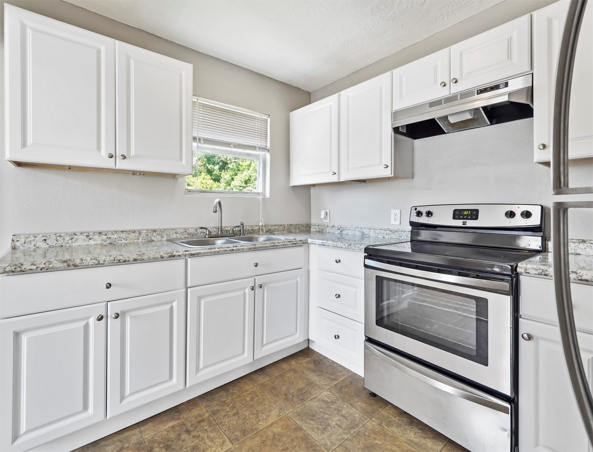 1130 7th Avenue N, Texas City, TX 77590