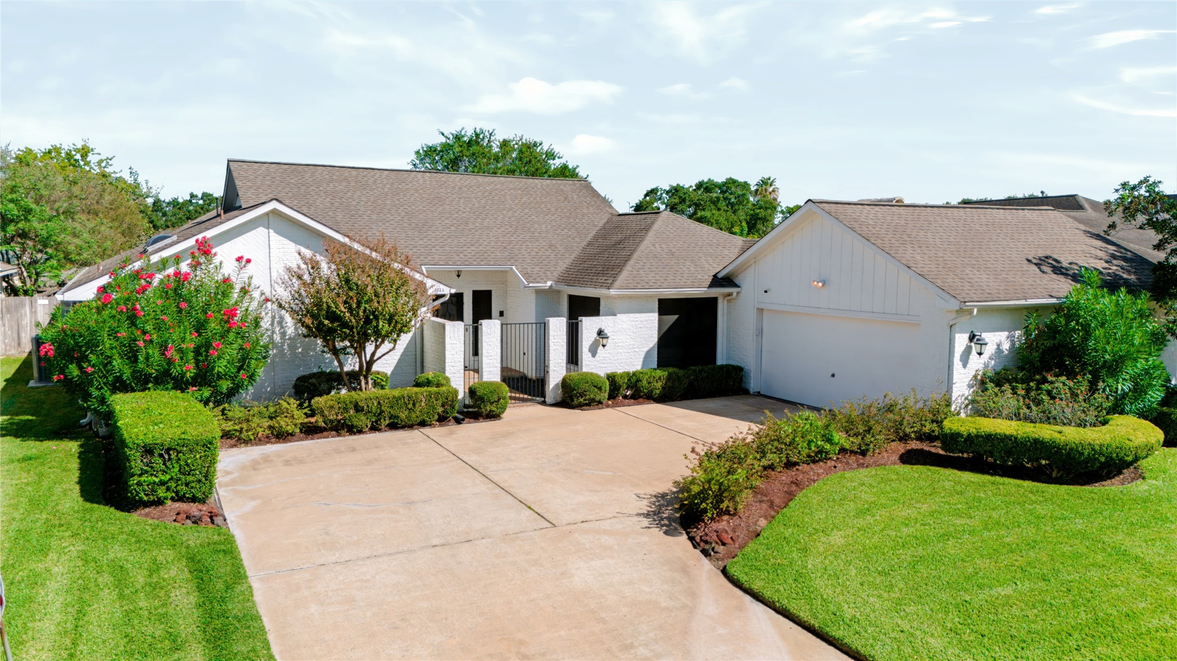 3323 Country Club Boulevard, Stafford, TX 77477