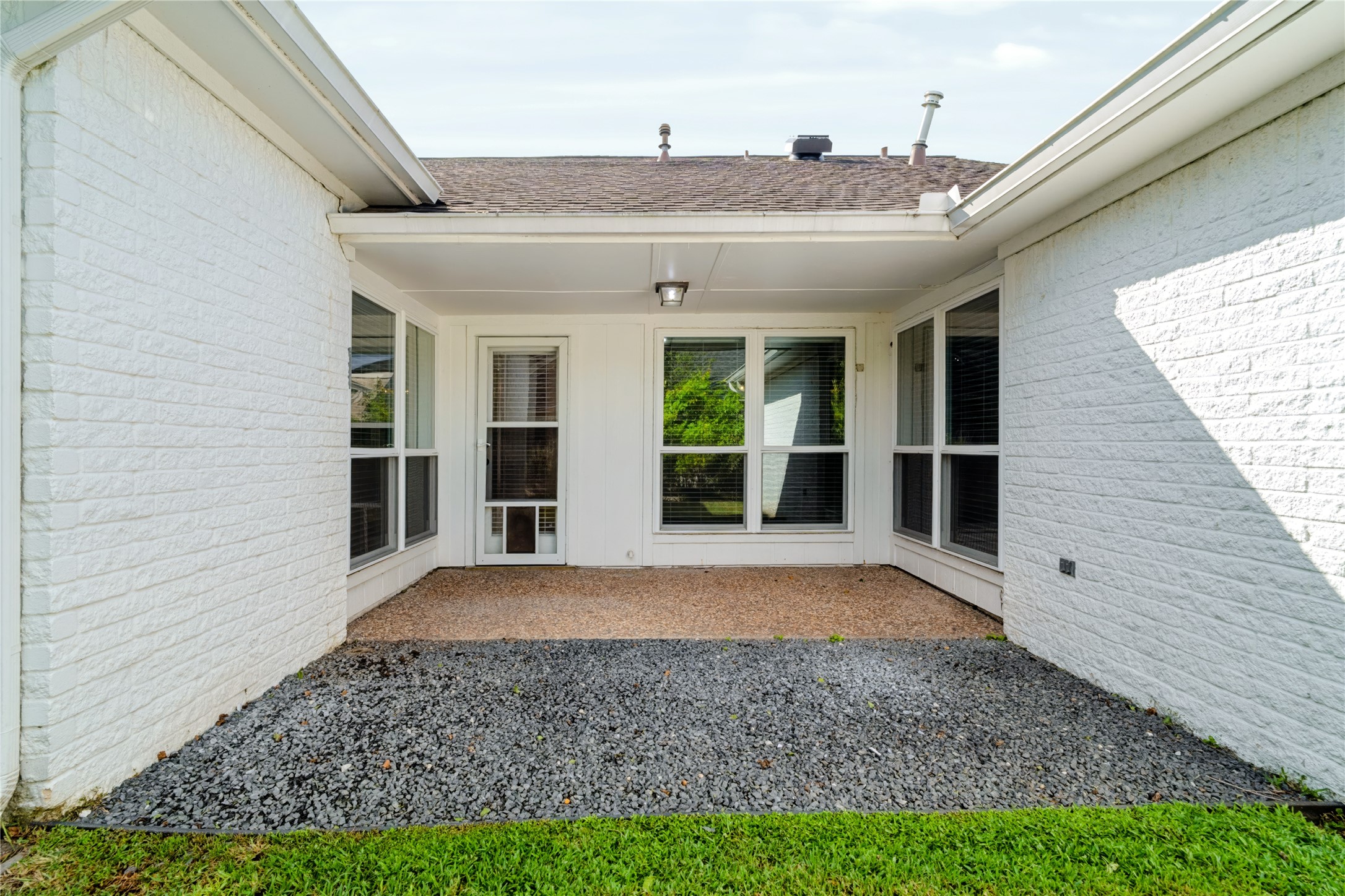 3323 Country Club Boulevard, Stafford, TX 77477