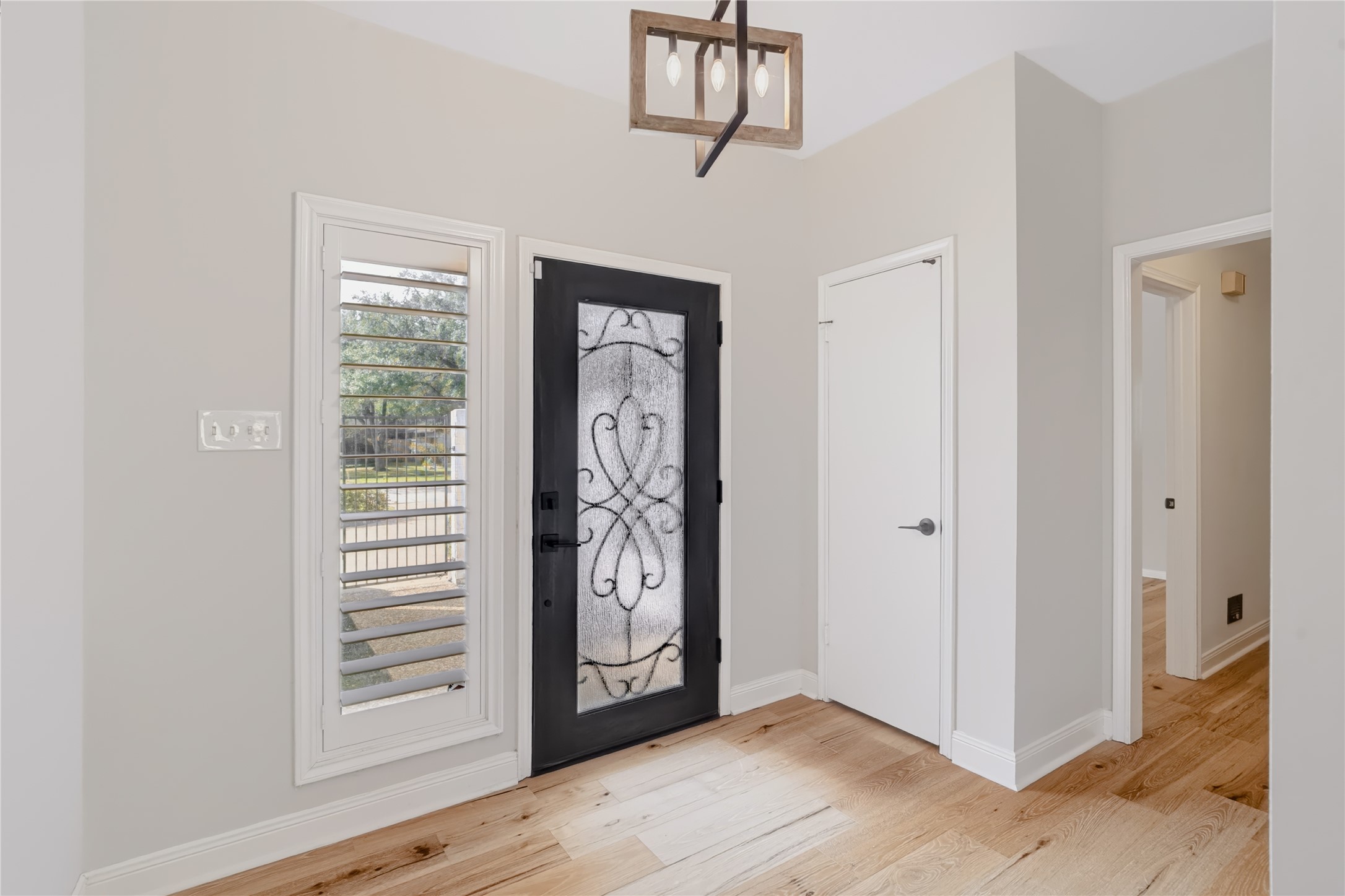 3323 Country Club Boulevard, Stafford, TX 77477