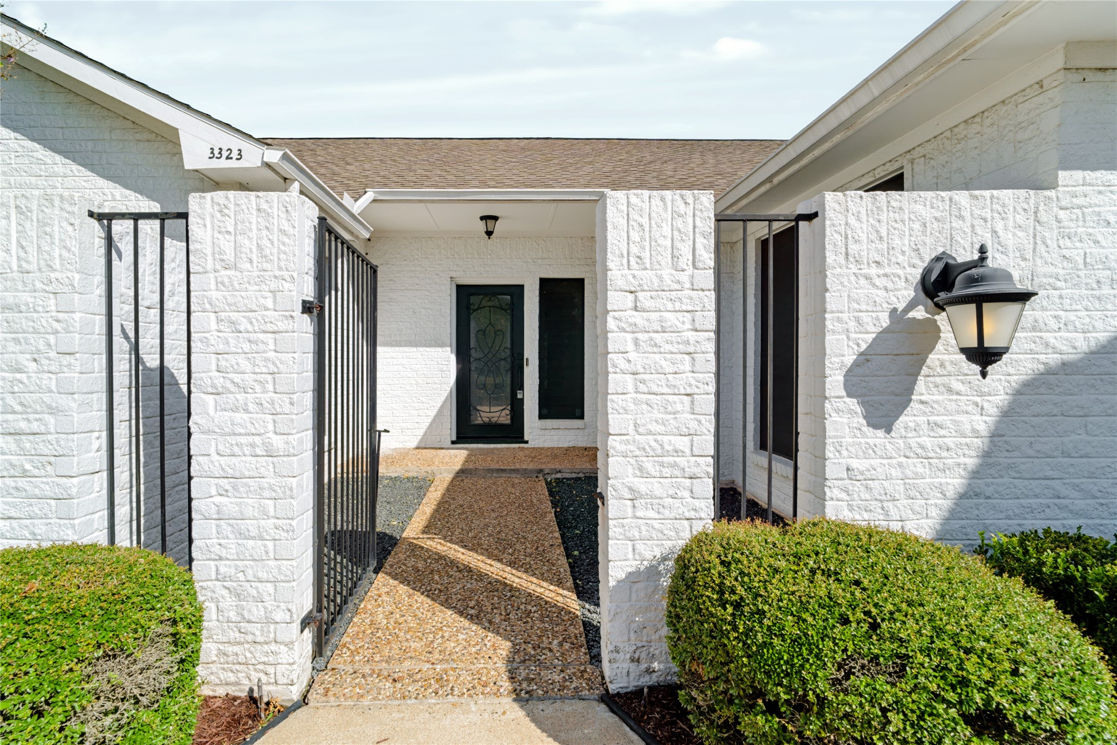 3323 Country Club Boulevard, Stafford, TX 77477