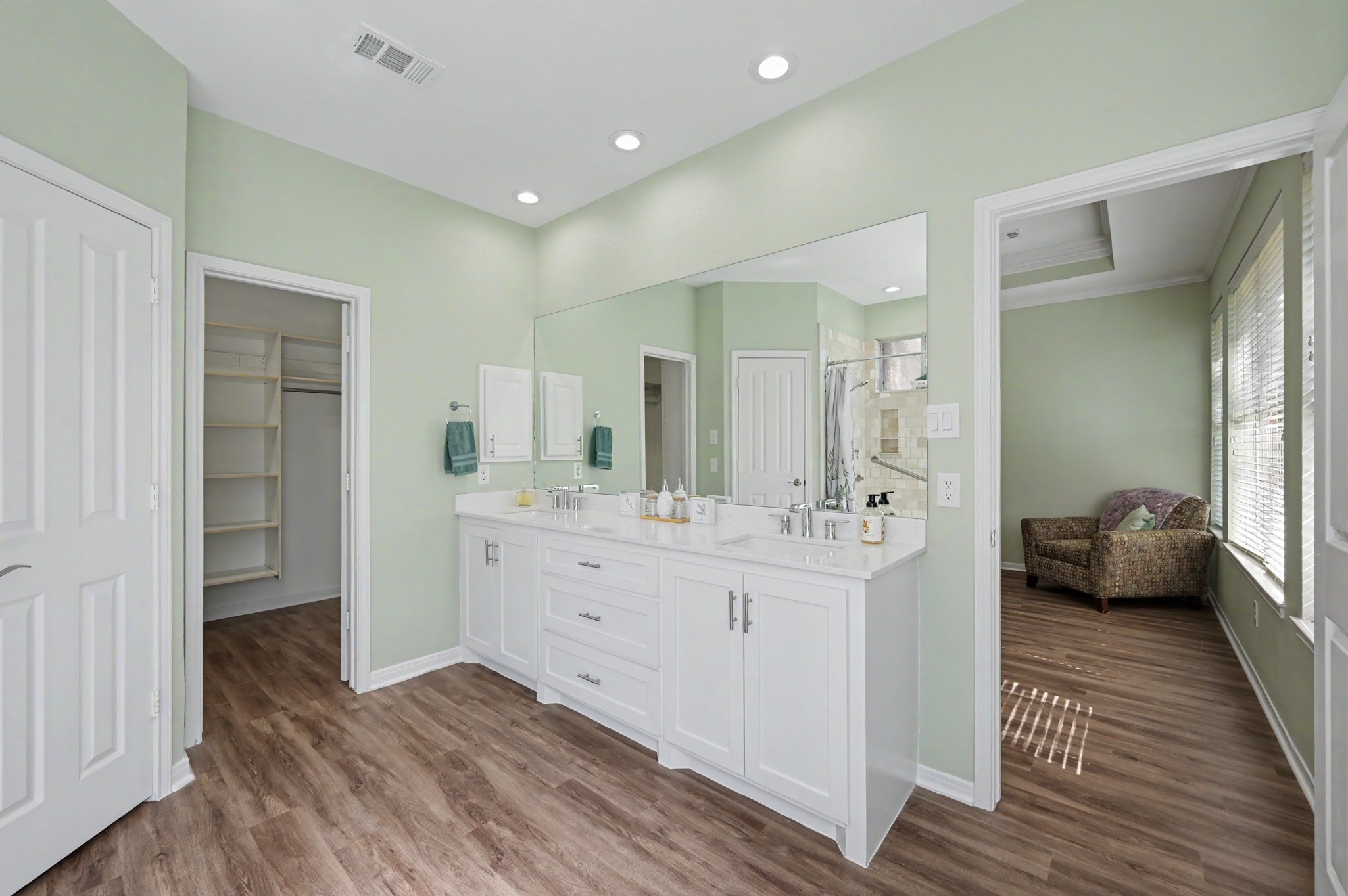 43 S Plum Crest Circle, The Woodlands, TX 77382