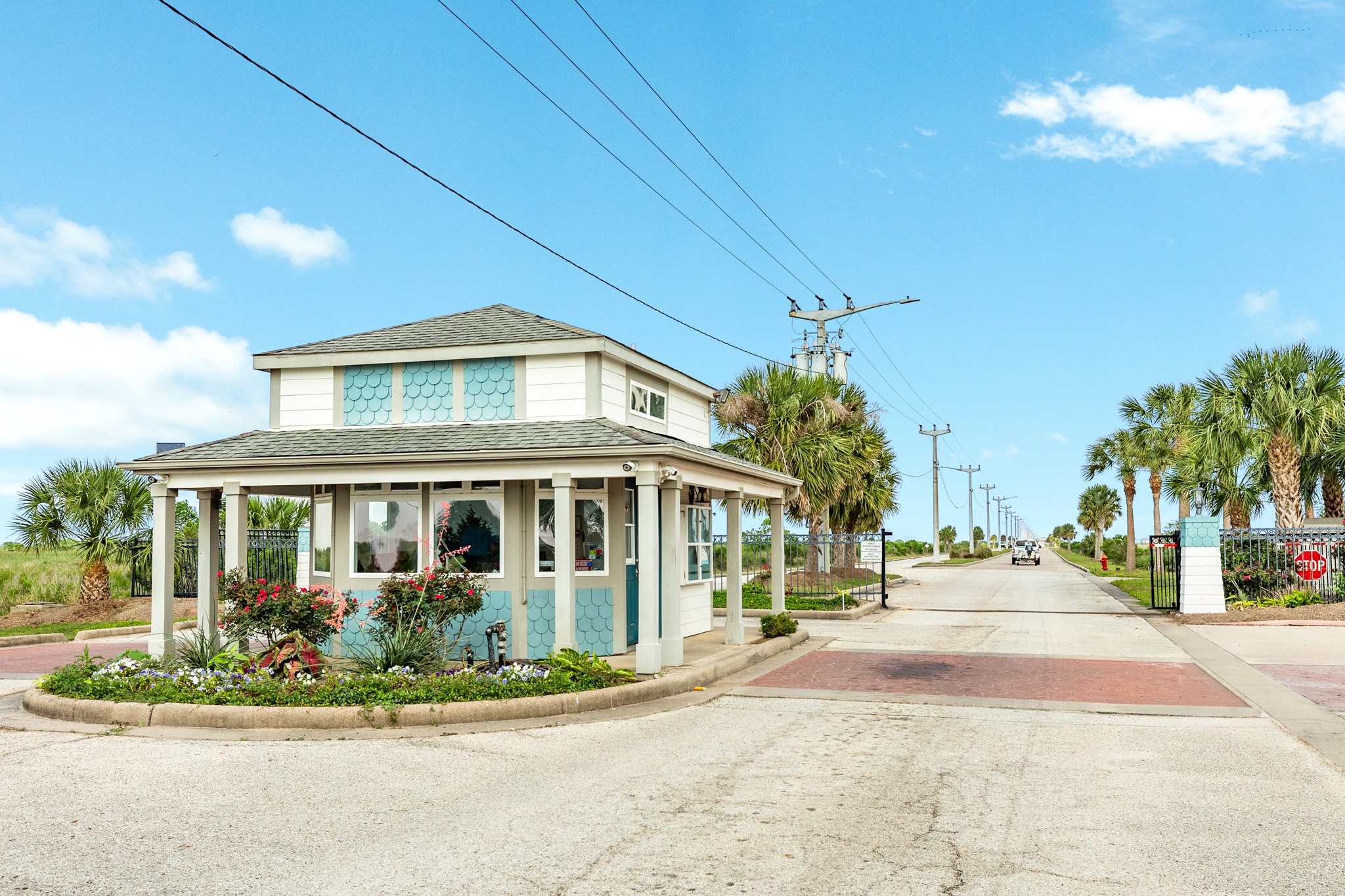 Welcome to Harborwalk Yacht Club, Marina and Waterfront Real Estate - Gated community on the Gulf