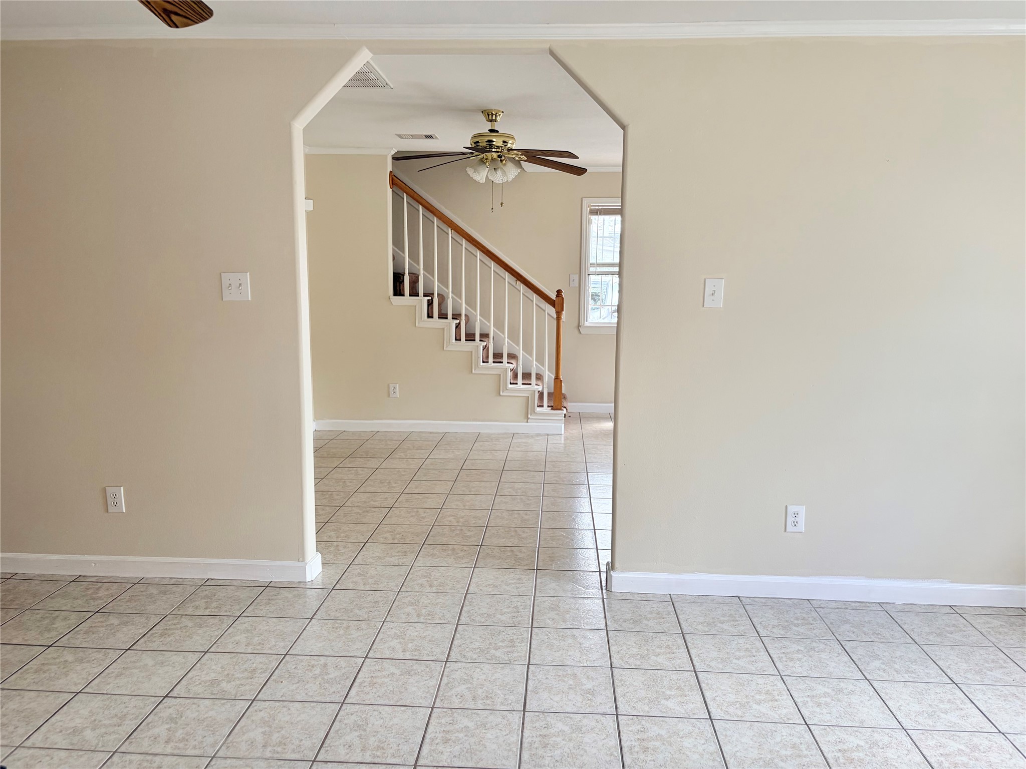 Semi-open layout between living room and kitchen