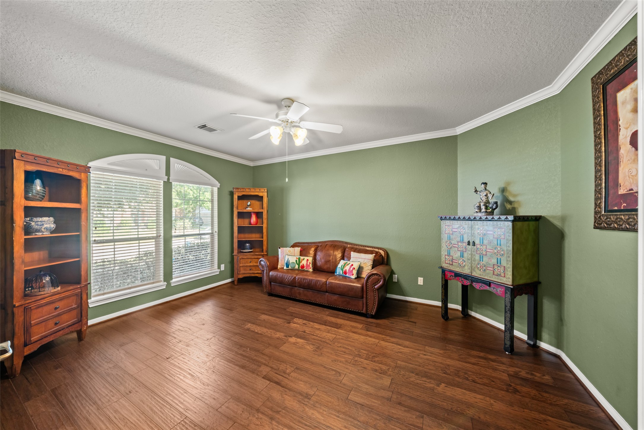 Make this versatile room your own!