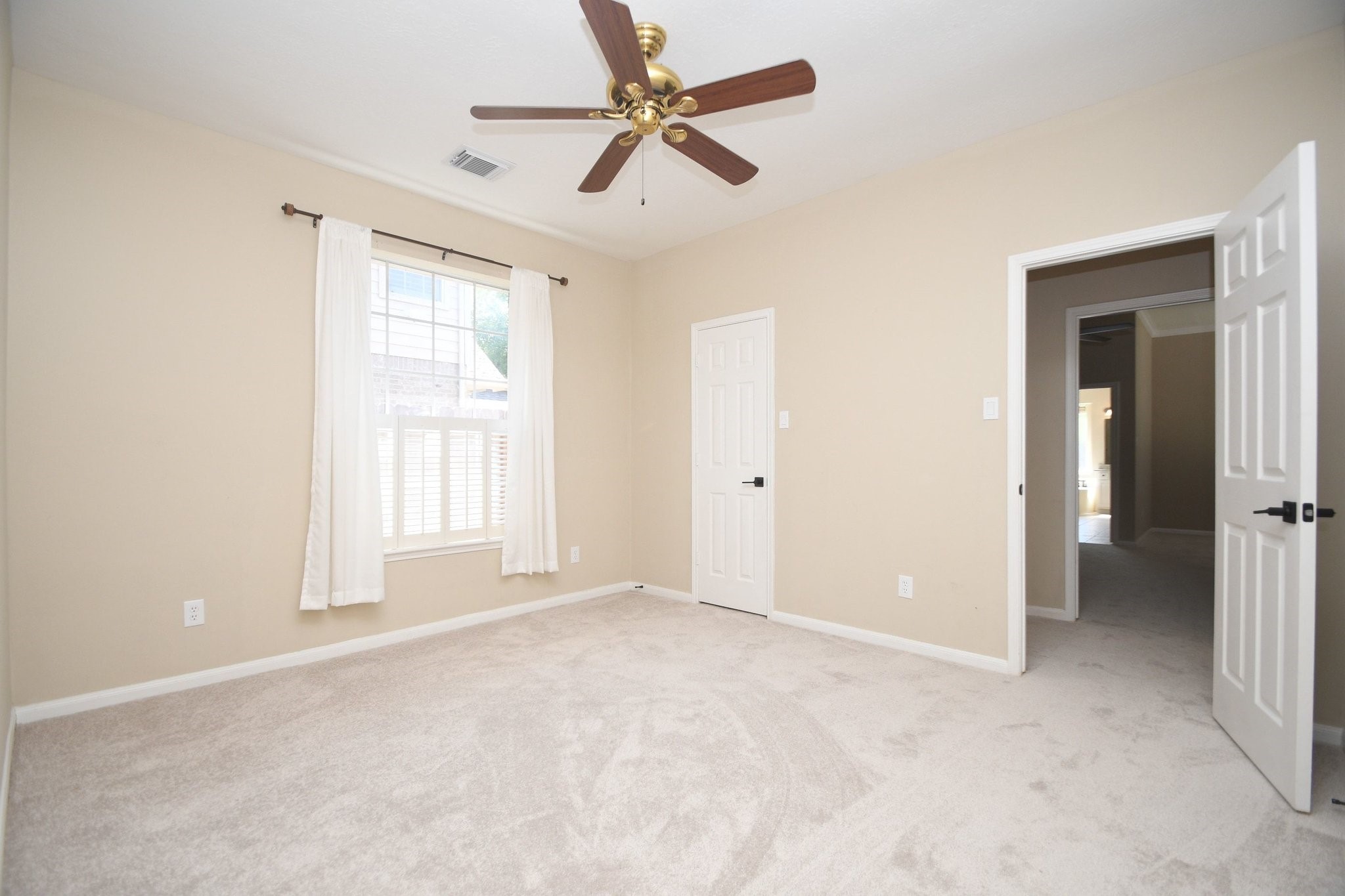 4907 Bend Court, Sugar Land, TX 77478