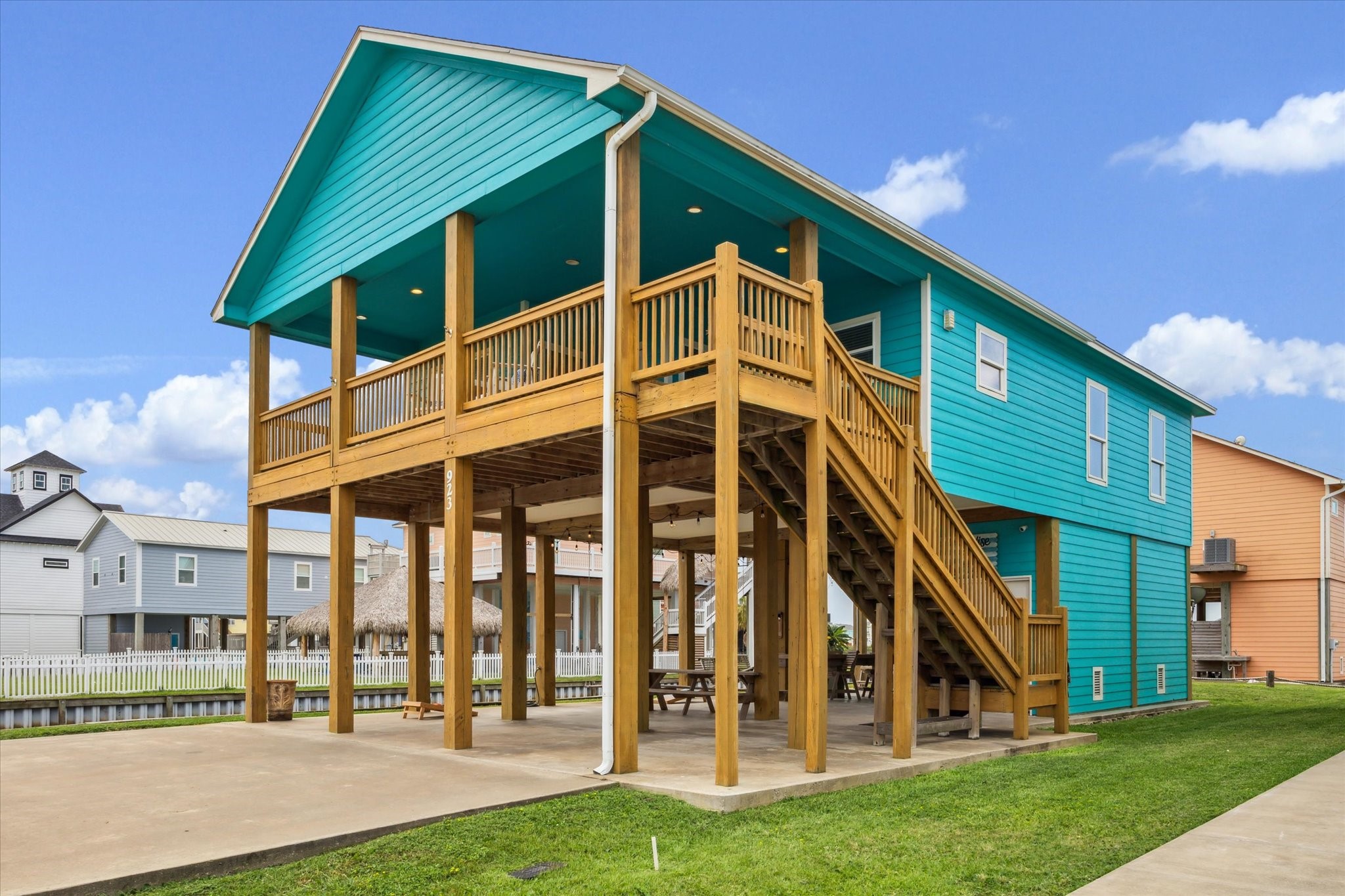 An additional view of the property. Fresh paint 2022. New roof 2025. New hot water heater (50 gallon) 2024. An additional view of the property. Fresh paint 2022. New roof 2025. New hot water heater (50 gallon) 2024.