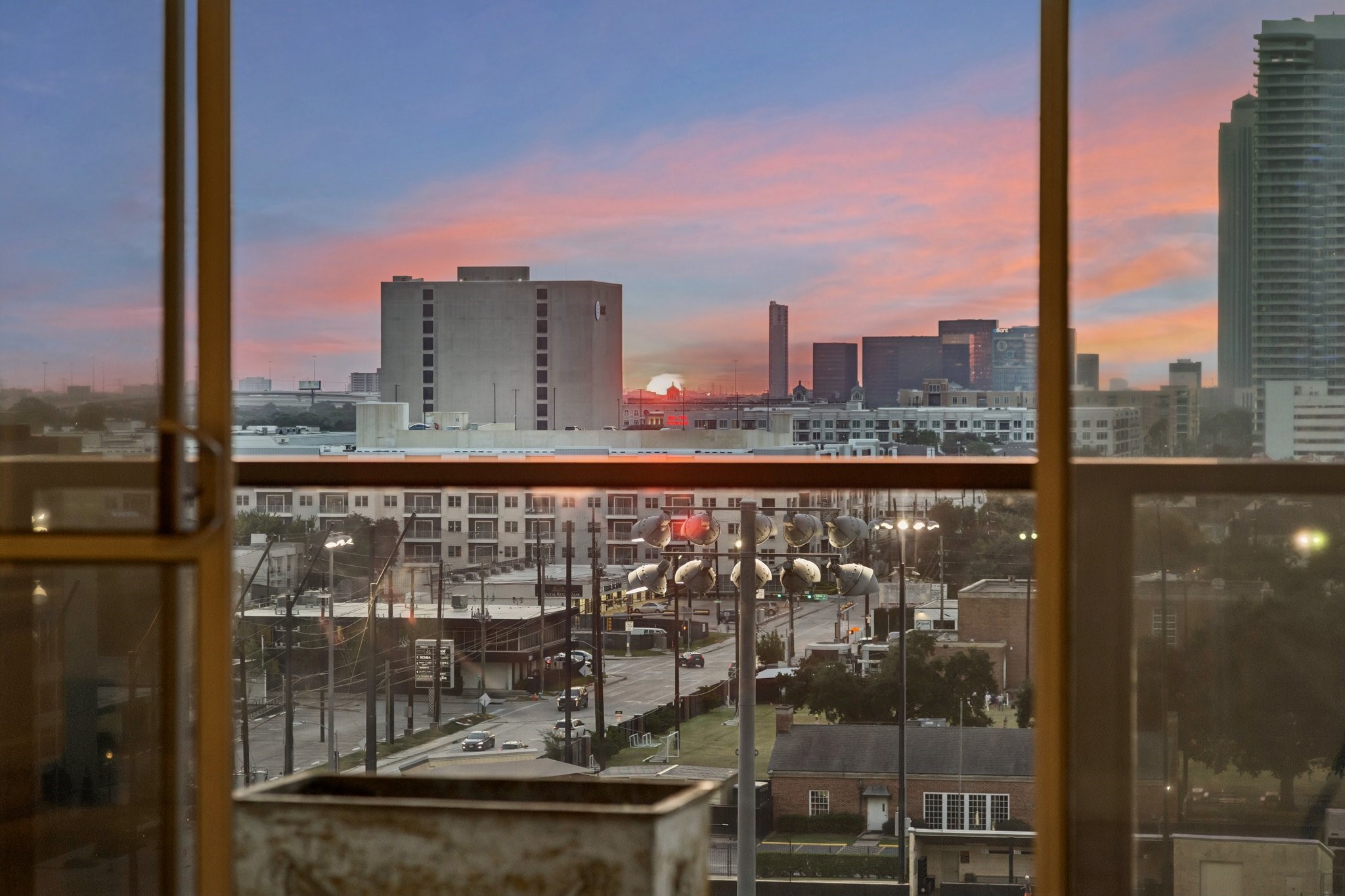 2929 Buffalo Speedway, #A902, Houston, TX 77098