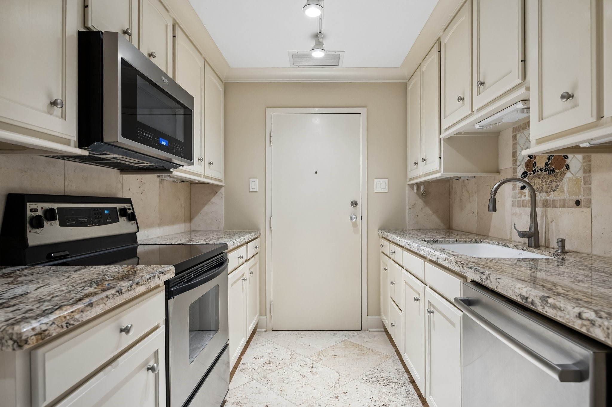 2929 Buffalo Speedway, #A902, Houston, TX 77098
