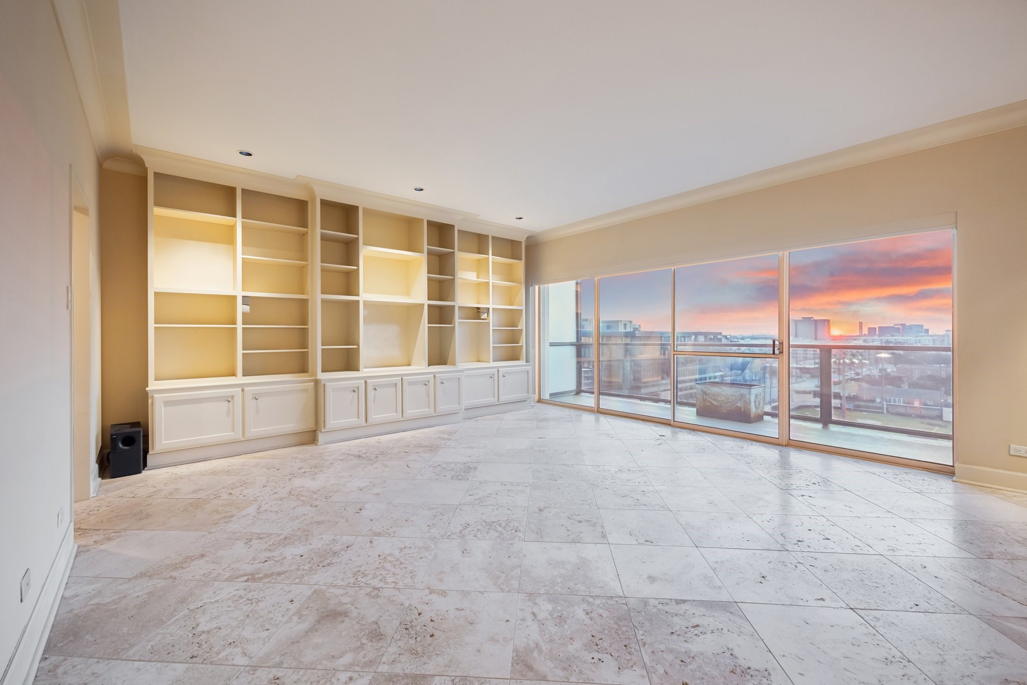 2929 Buffalo Speedway, #A902, Houston, TX 77098