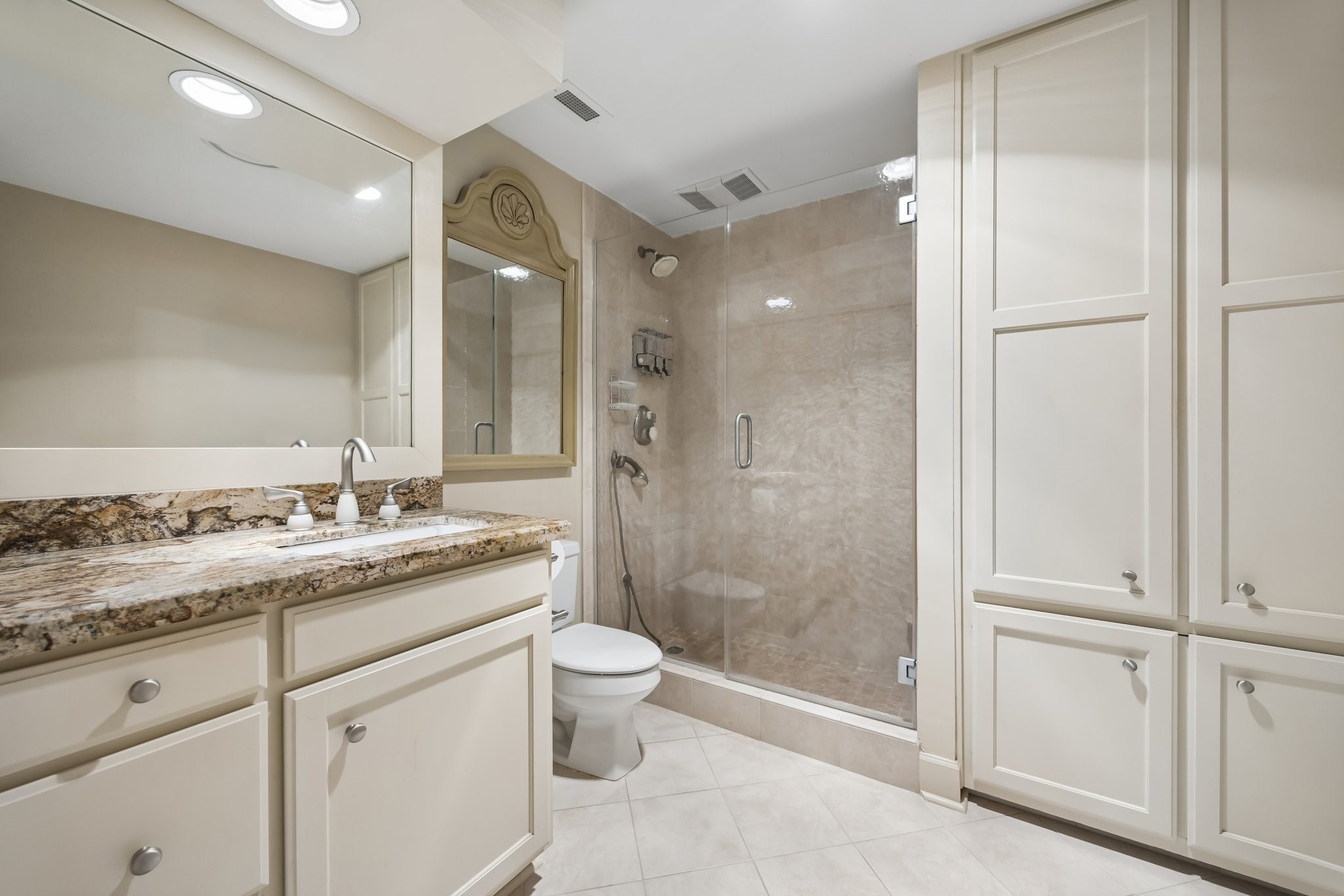2929 Buffalo Speedway, #A902, Houston, TX 77098