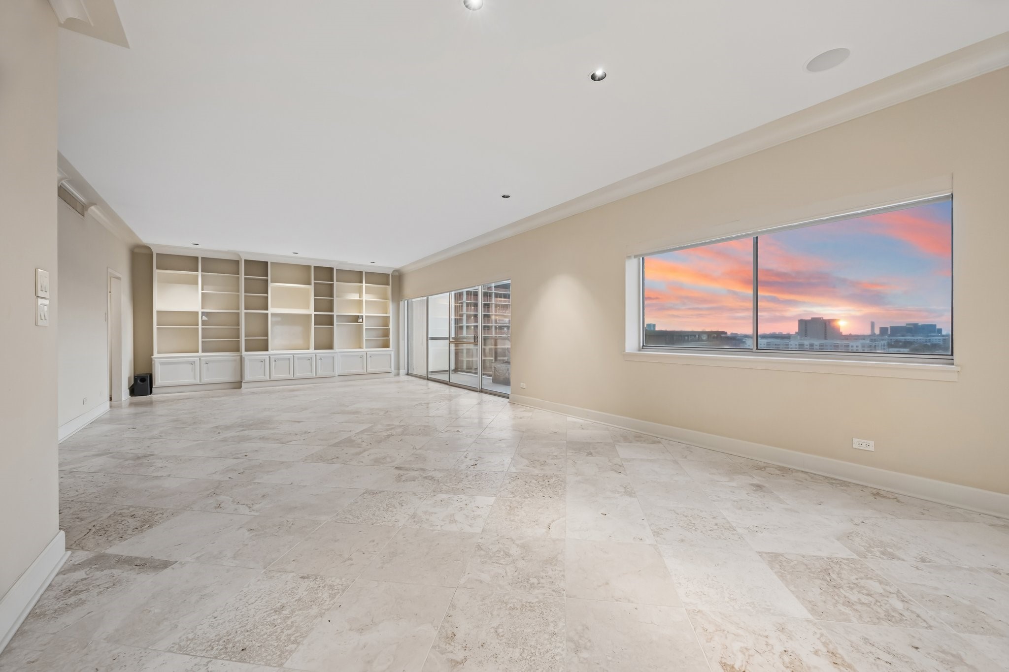 2929 Buffalo Speedway, #A902, Houston, TX 77098