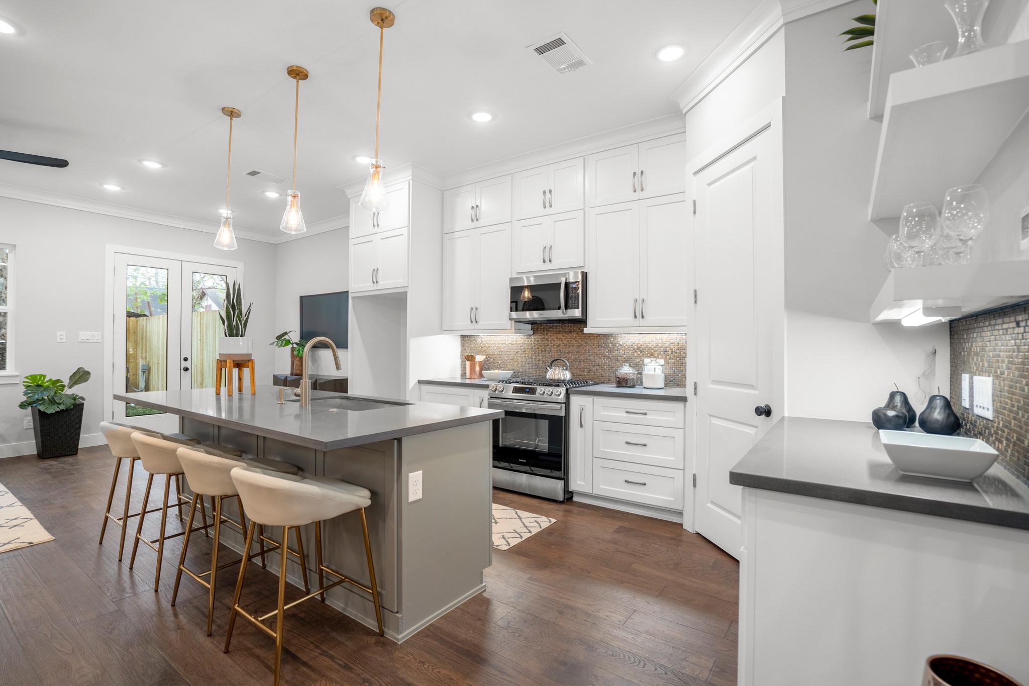Whether you're a seasoned chef or just enjoy cooking for family and friends, this well-appointed kitchen provides everything you need to create culinary masterpieces with ease and style. Photos are of previous model home.