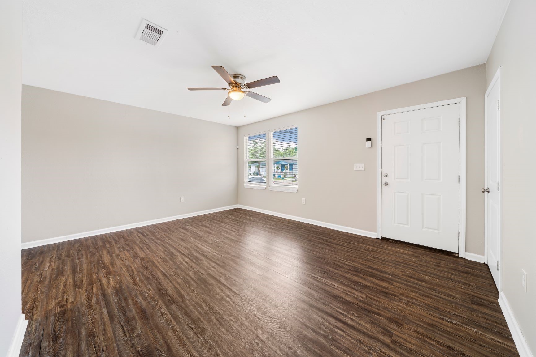 1109 W 10th Street, Freeport, TX 77541