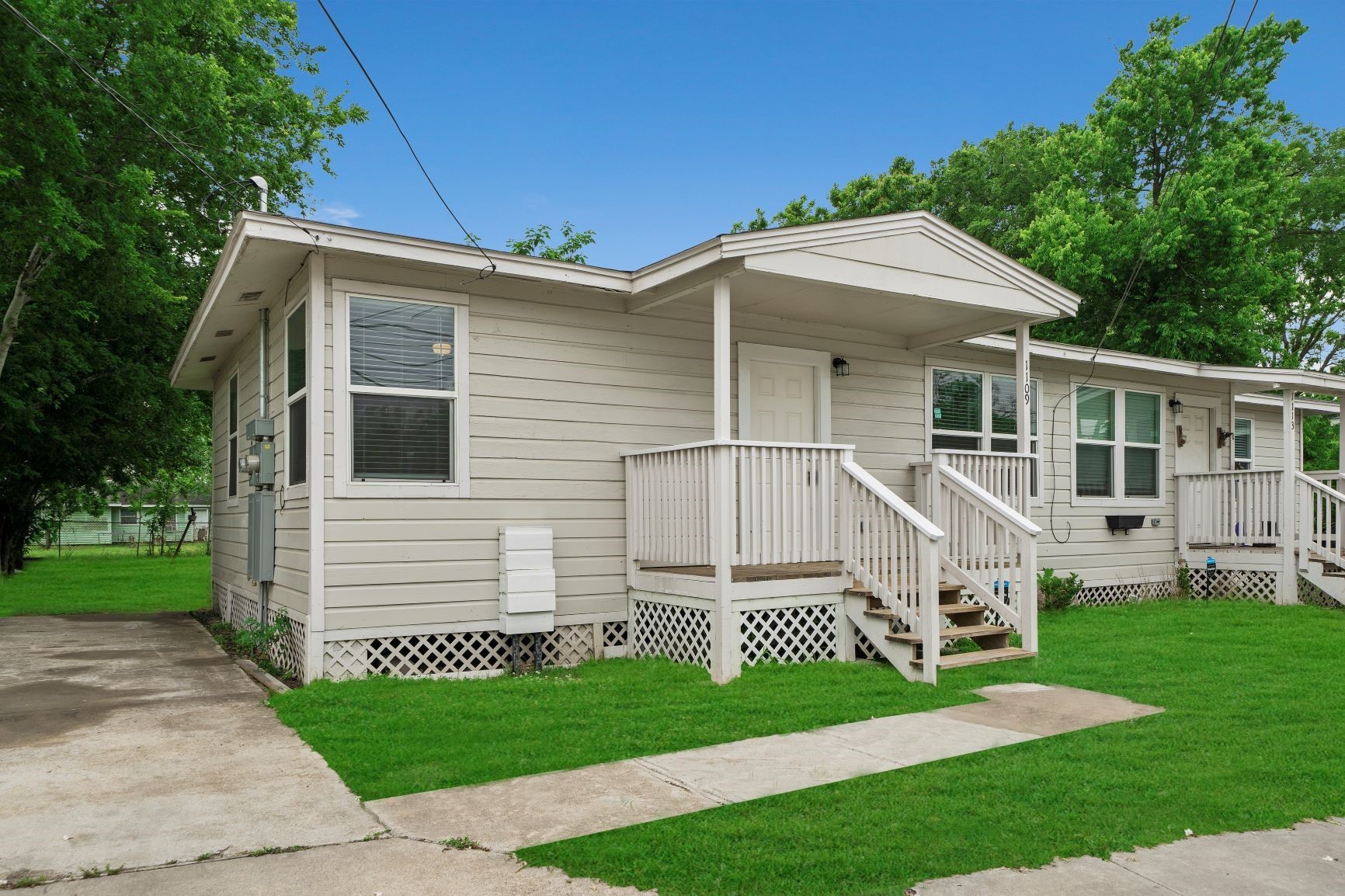 1109 W 10th Street, Freeport, TX 77541 1109 W 10th Street, Freeport, TX 77541