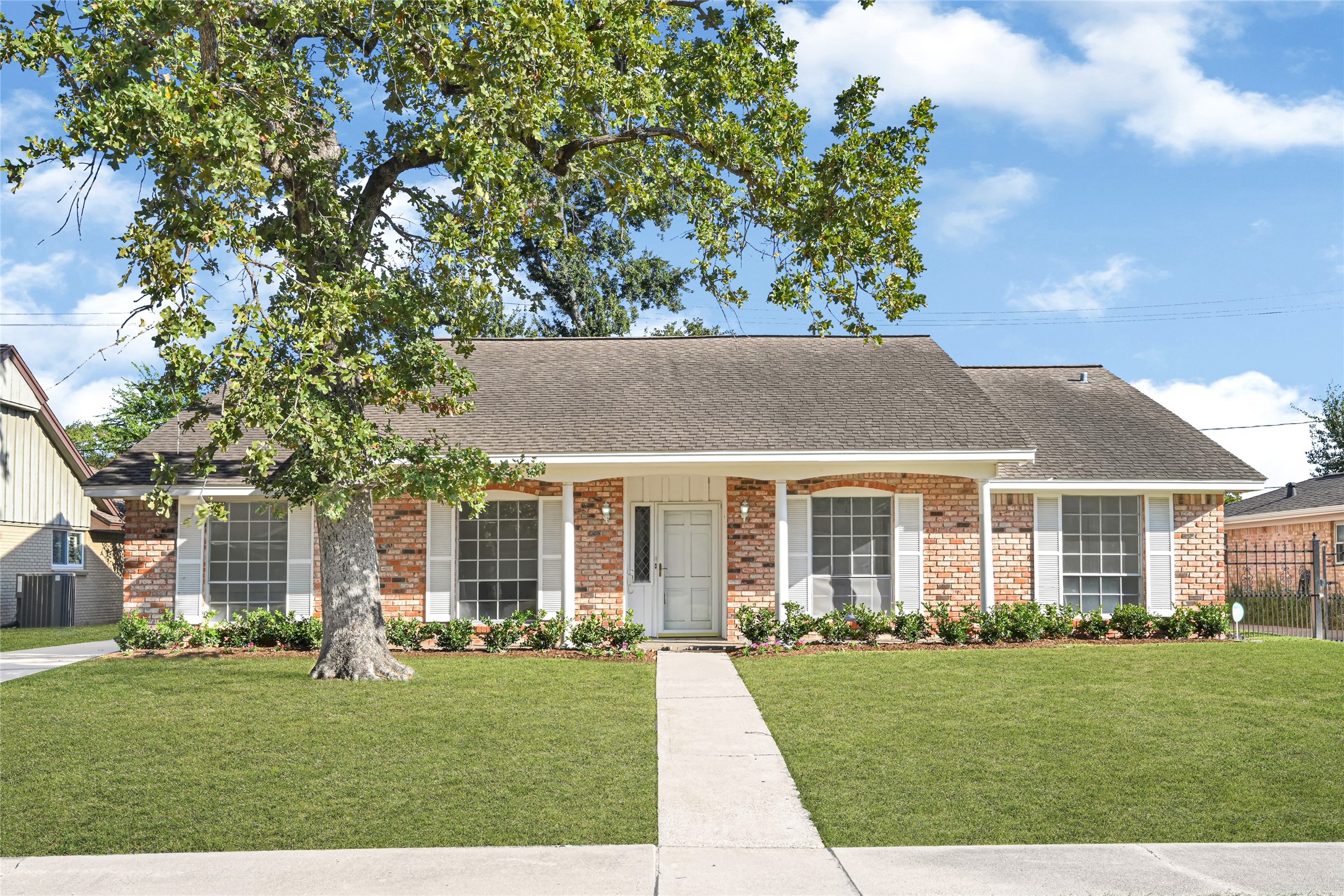 1611 Droxford Drive, Houston, TX 77008 1611 Droxford Drive, Houston, TX 77008