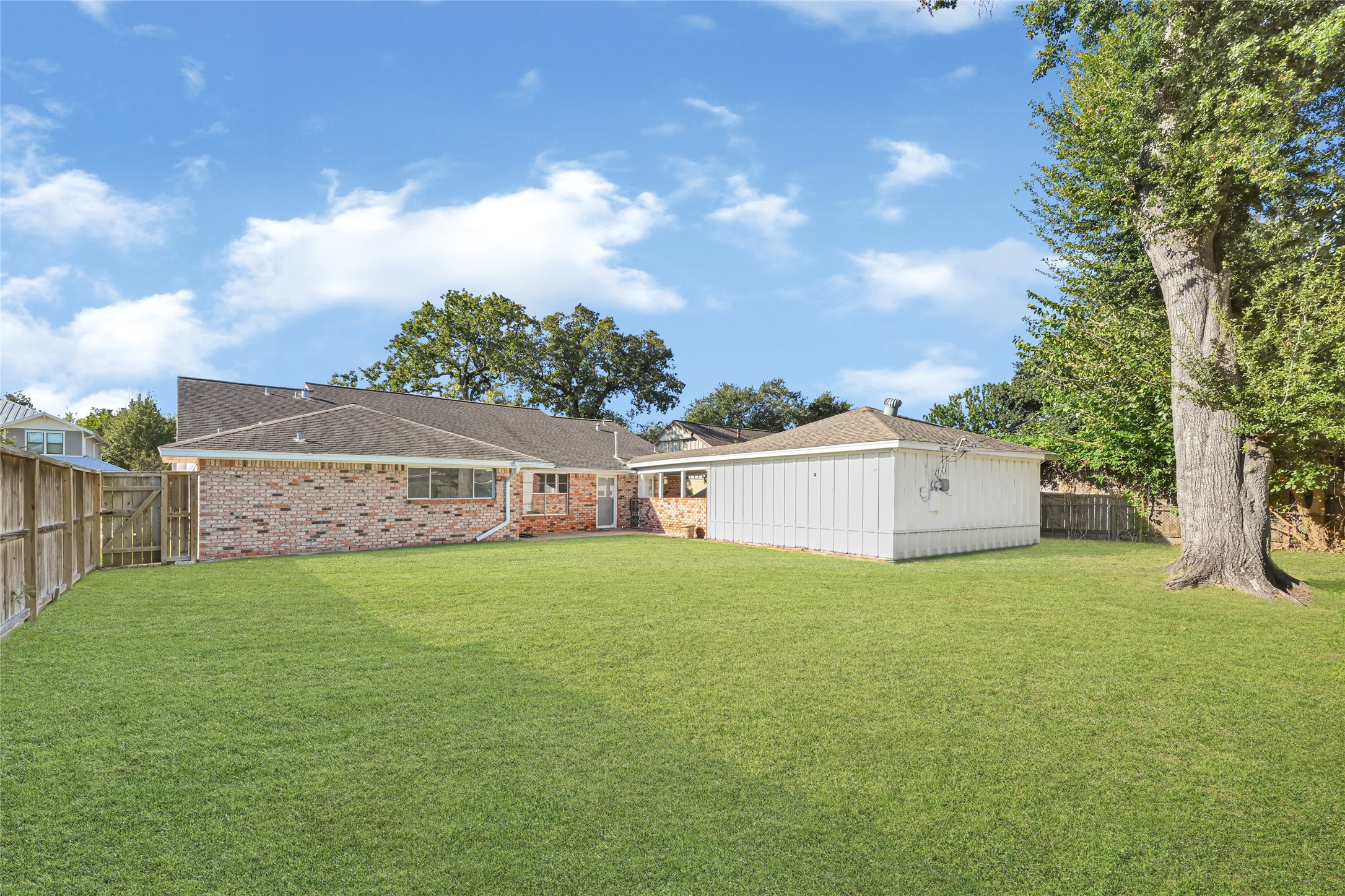 1611 Droxford Drive, Houston, TX 77008
