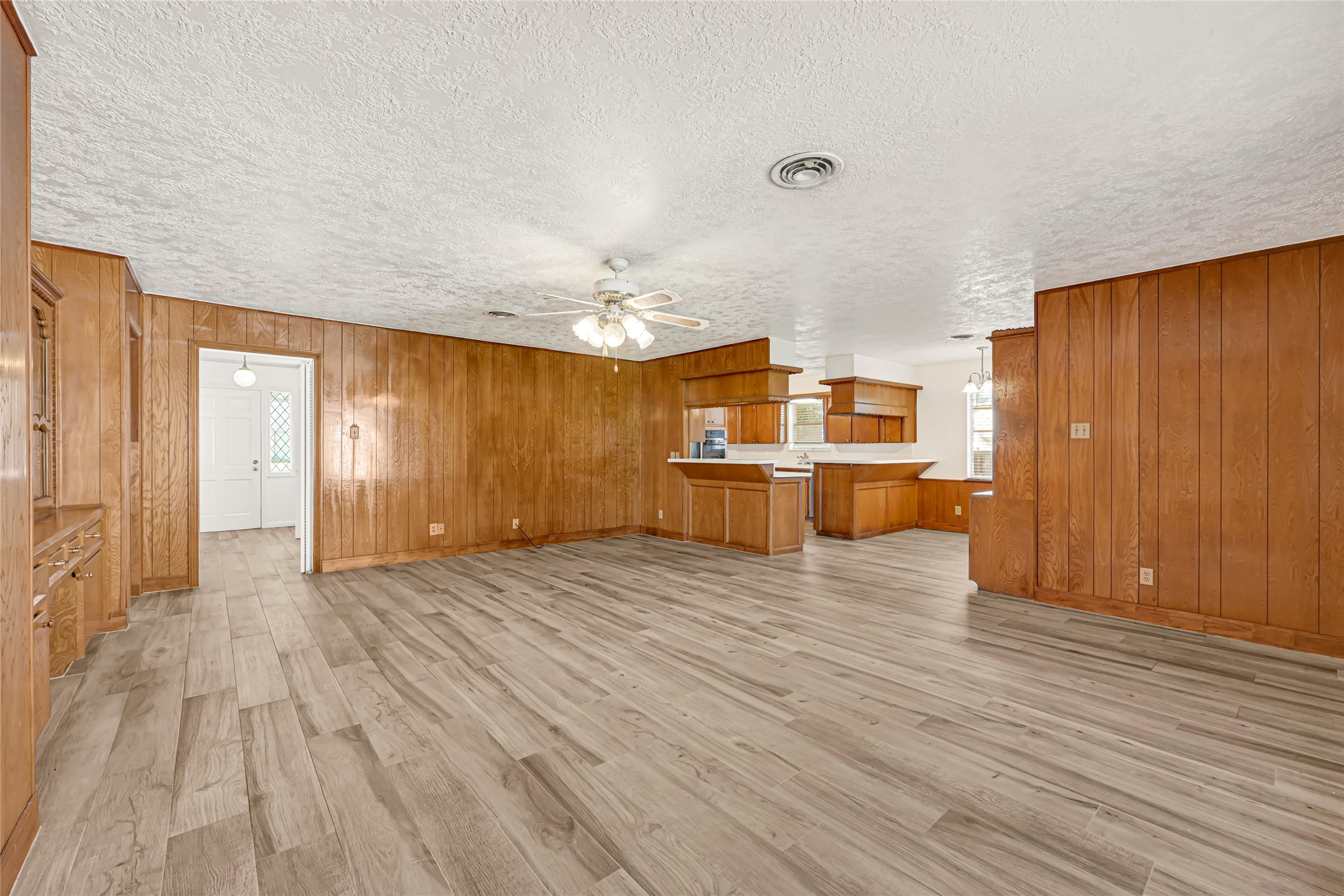 1611 Droxford Drive, Houston, TX 77008
