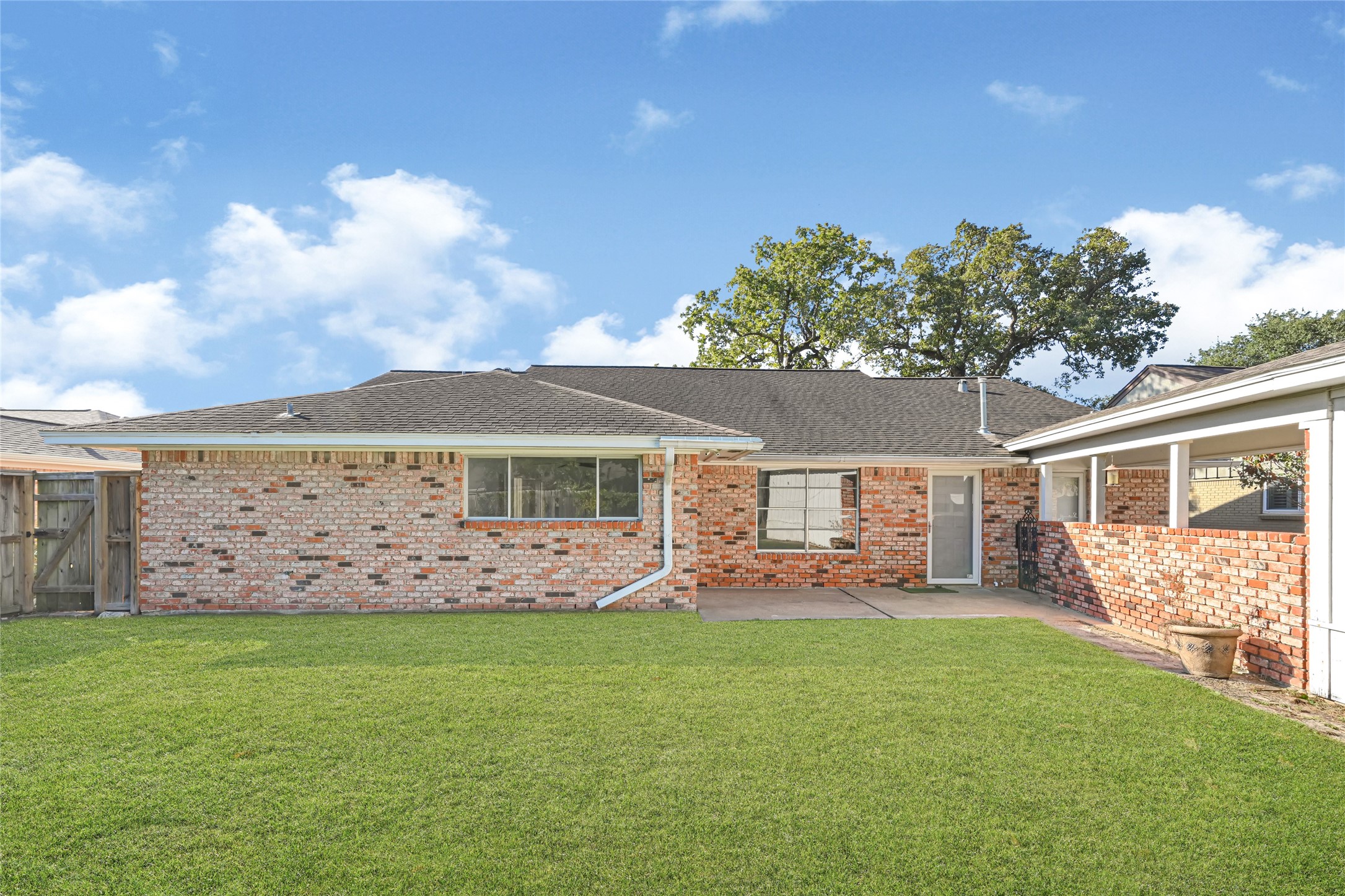 1611 Droxford Drive, Houston, TX 77008