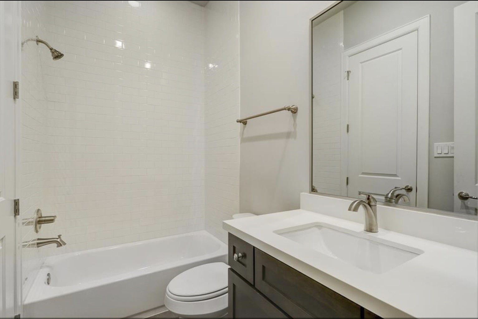 1040 W 26 Street, #B, Houston, TX 77008