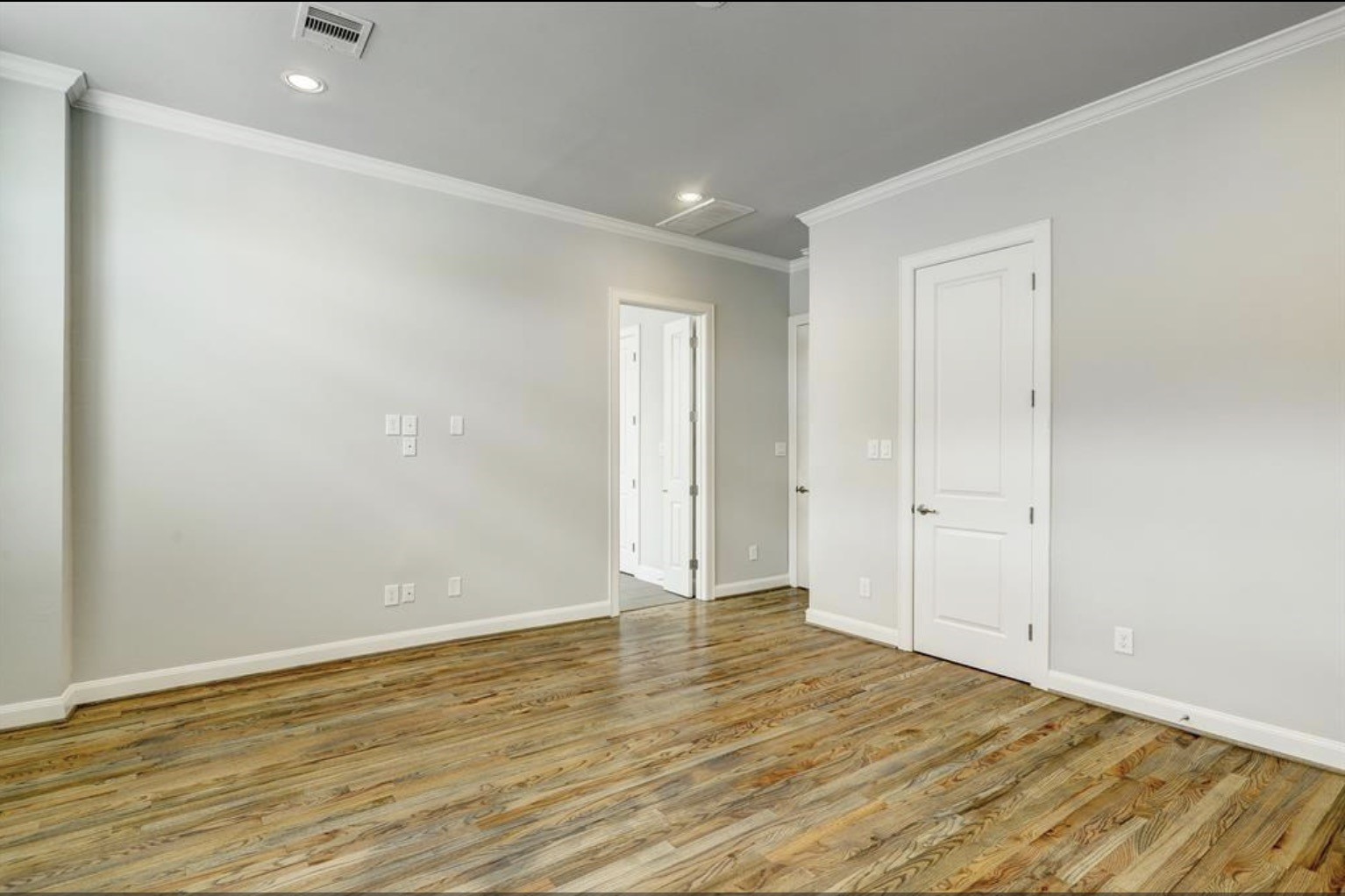 1040 W 26 Street, #B, Houston, TX 77008